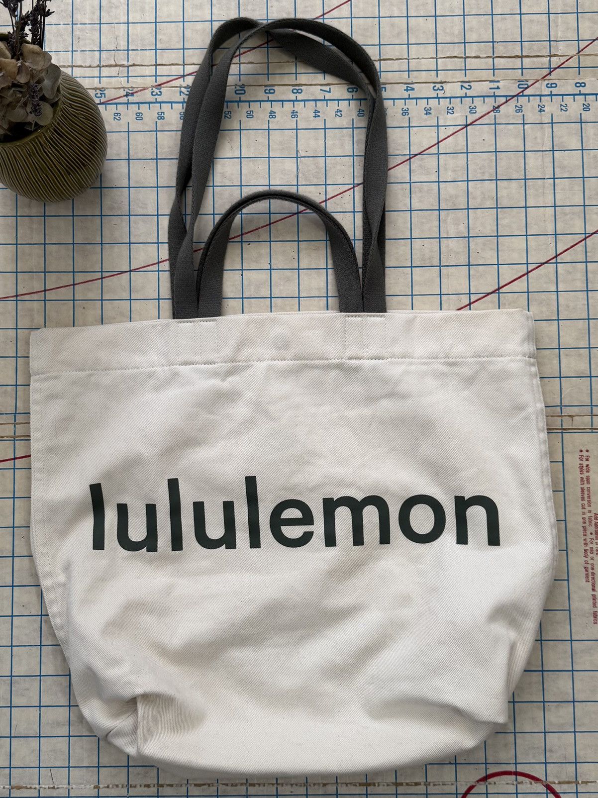 Lululemon Lululemon Spell Out Tote Bag Grey Handles OSFA Size ONE SIZE - 3 Thumbnail