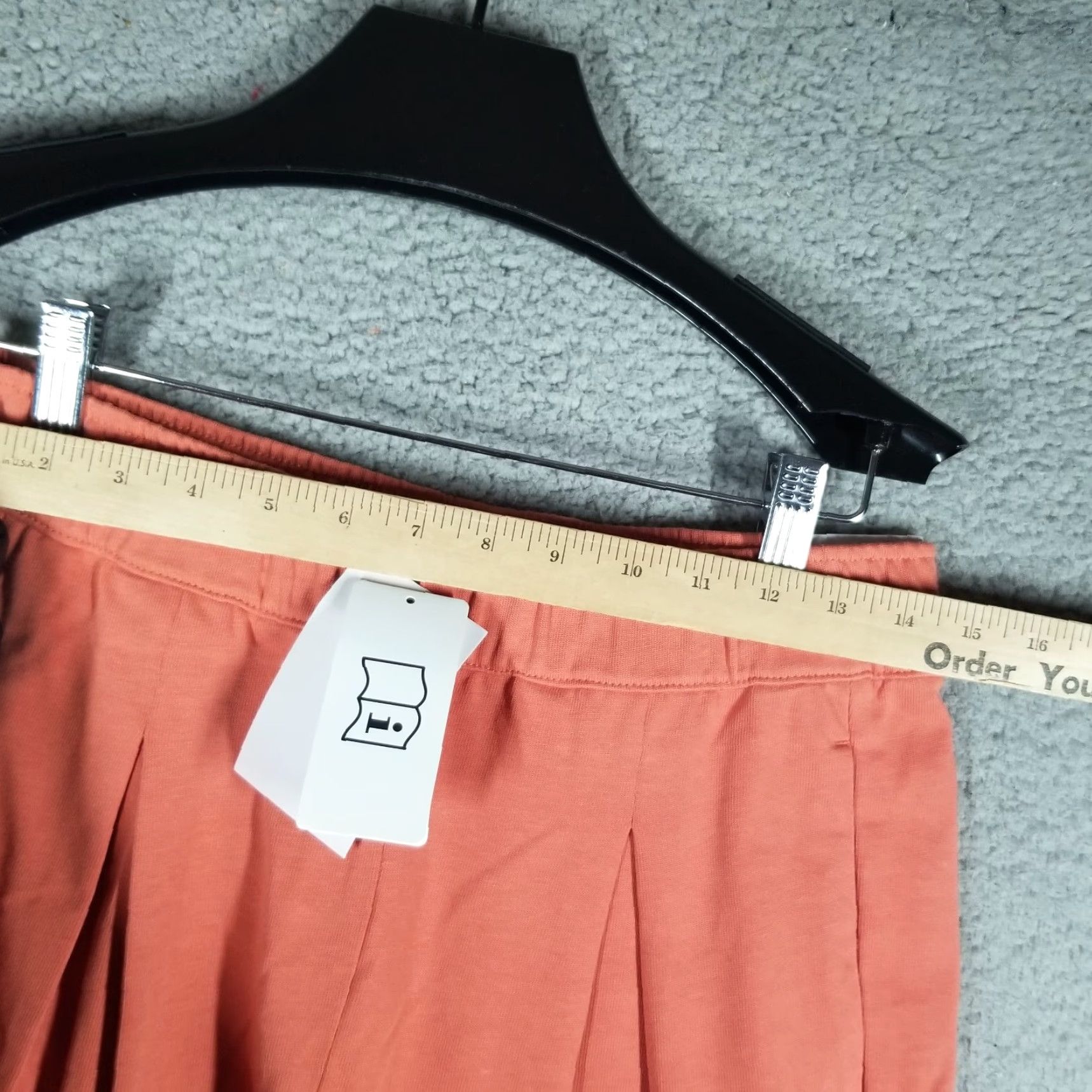 Nike Nike Women's Sportswear Loose Fit Mid Rise Wide Leg Capris Pants Pink Coral Workout athleisure DM6726-827 Size 28" / US 6 / IT 42 - 4 Thumbnail