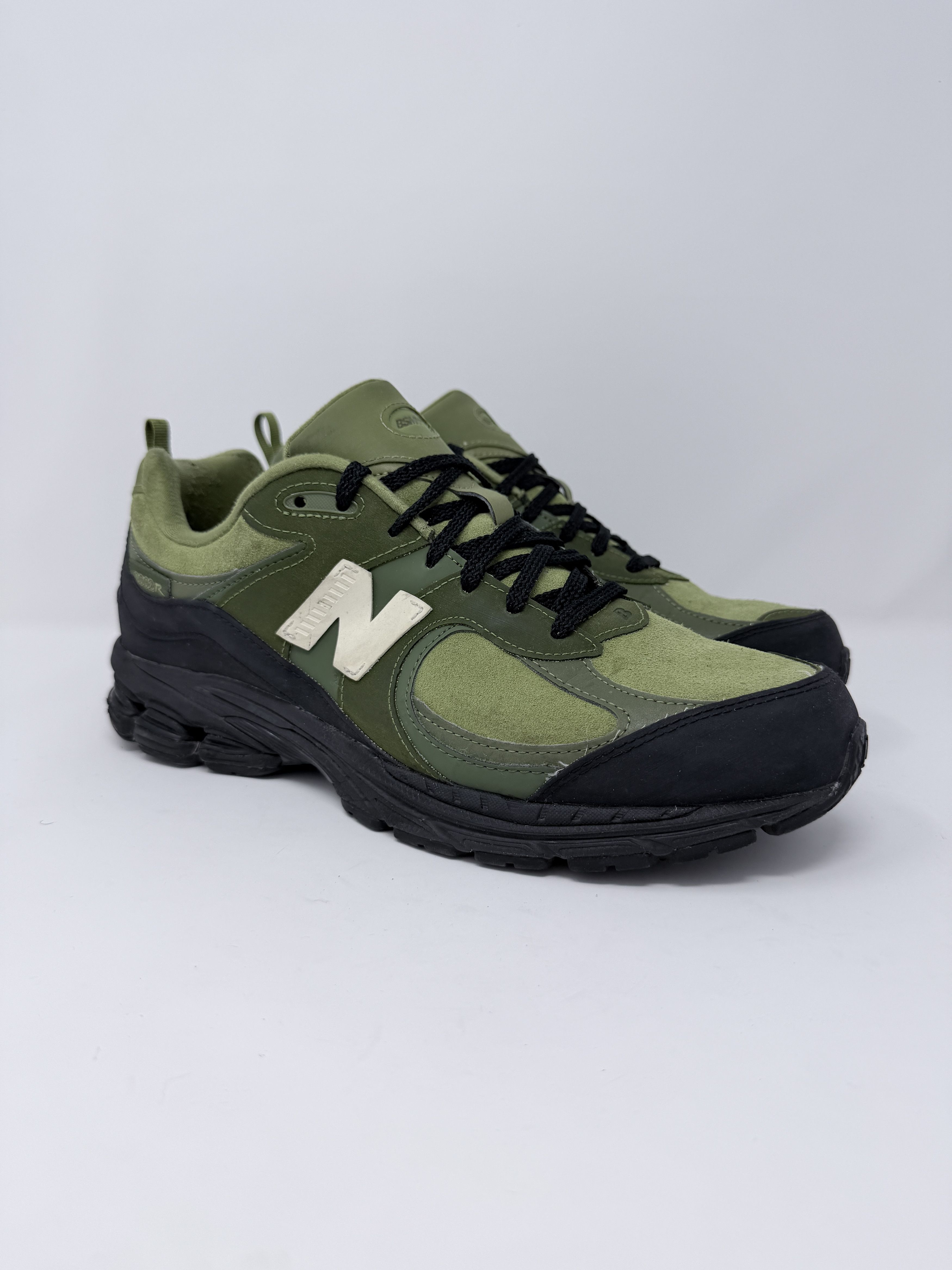 New Balance × The Basement BSMNT New Balance 2002R Moss Green Basement Size US 11.5 / EU 44-45 - 1 Thumbnail