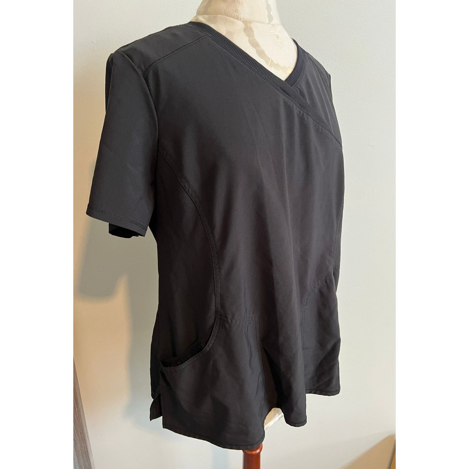 Cherokee Cherokee Infinity Women's 2Pocket Stretch VNeck Scrub Top XL Size US XL / EU 56 / 4 - 2 Thumbnail