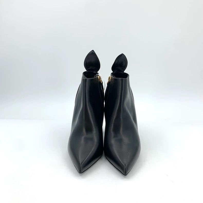 Louis Vuitton Louis Vuitton Black logo print paneled leather chunky heel Size US 5.5 / IT 35.5 - 3 Thumbnail