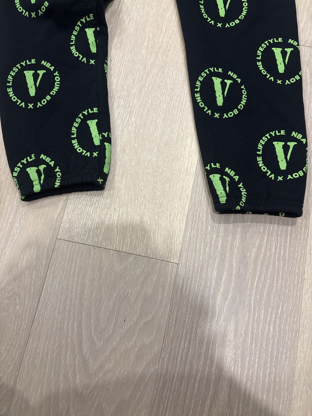 Vlone Vlone x NBA Youngboy Vlone lifestyle crossroads sweats Size US 28 / EU 44 - 6 Thumbnail