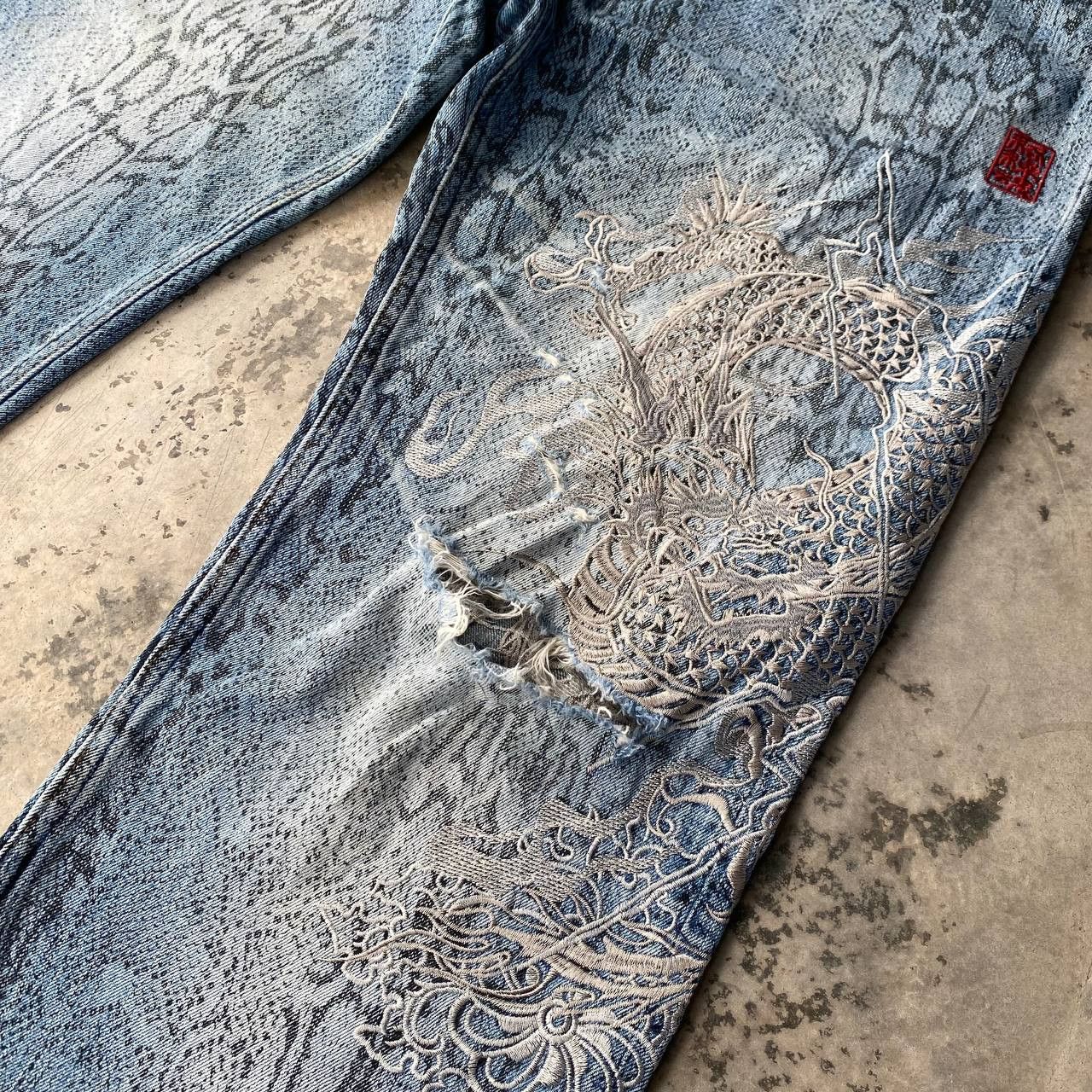 Karakuri Tamashii Karakuri Tamashii Snakeskin Dragon Embroidered Distressed Size US 33 - 5 Thumbnail
