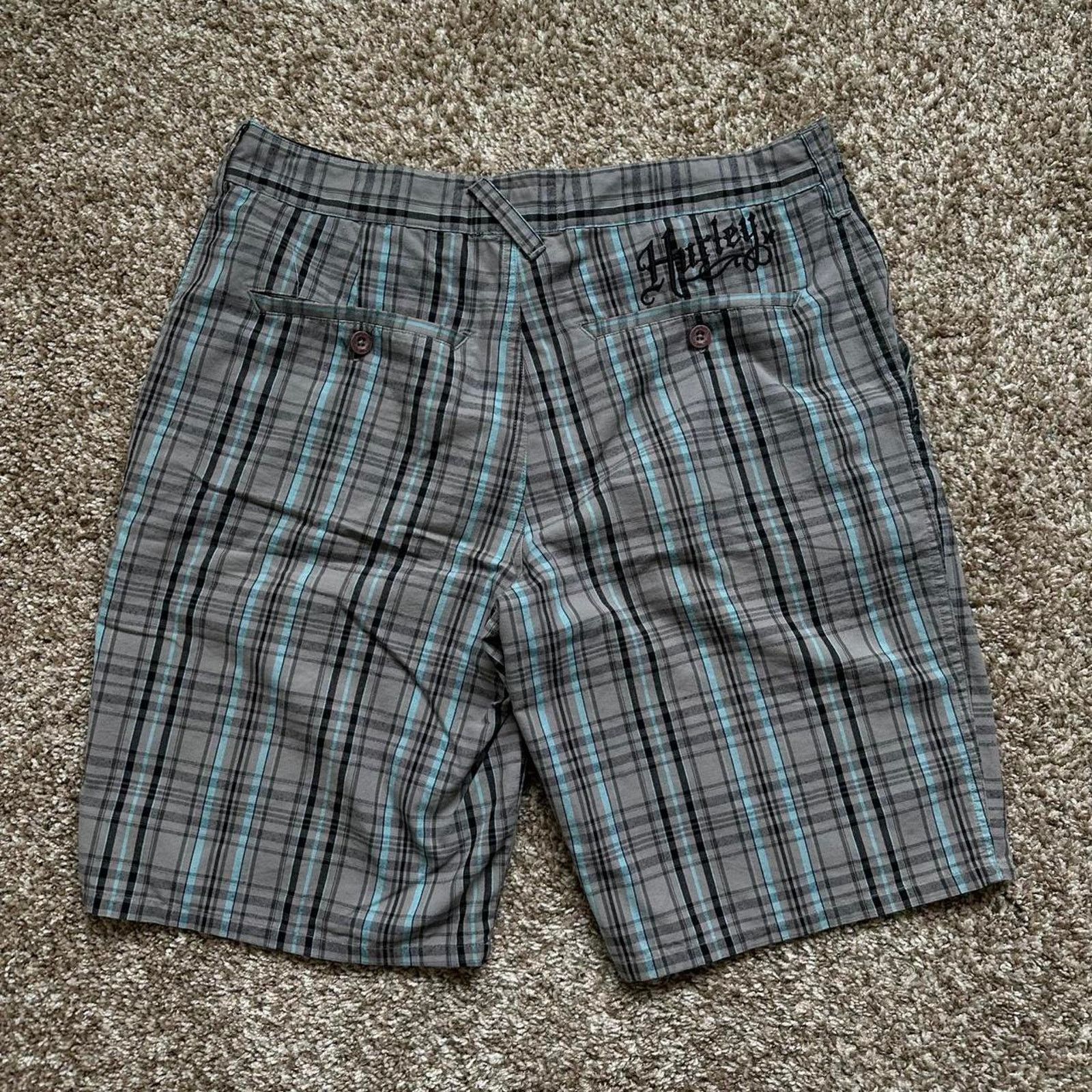 Hurley × Vintage Vintage Y2K 2000s Black Blue Plaid Hurley Surf Skate Shorts Size US 32 / EU 48 - 1 Thumbnail