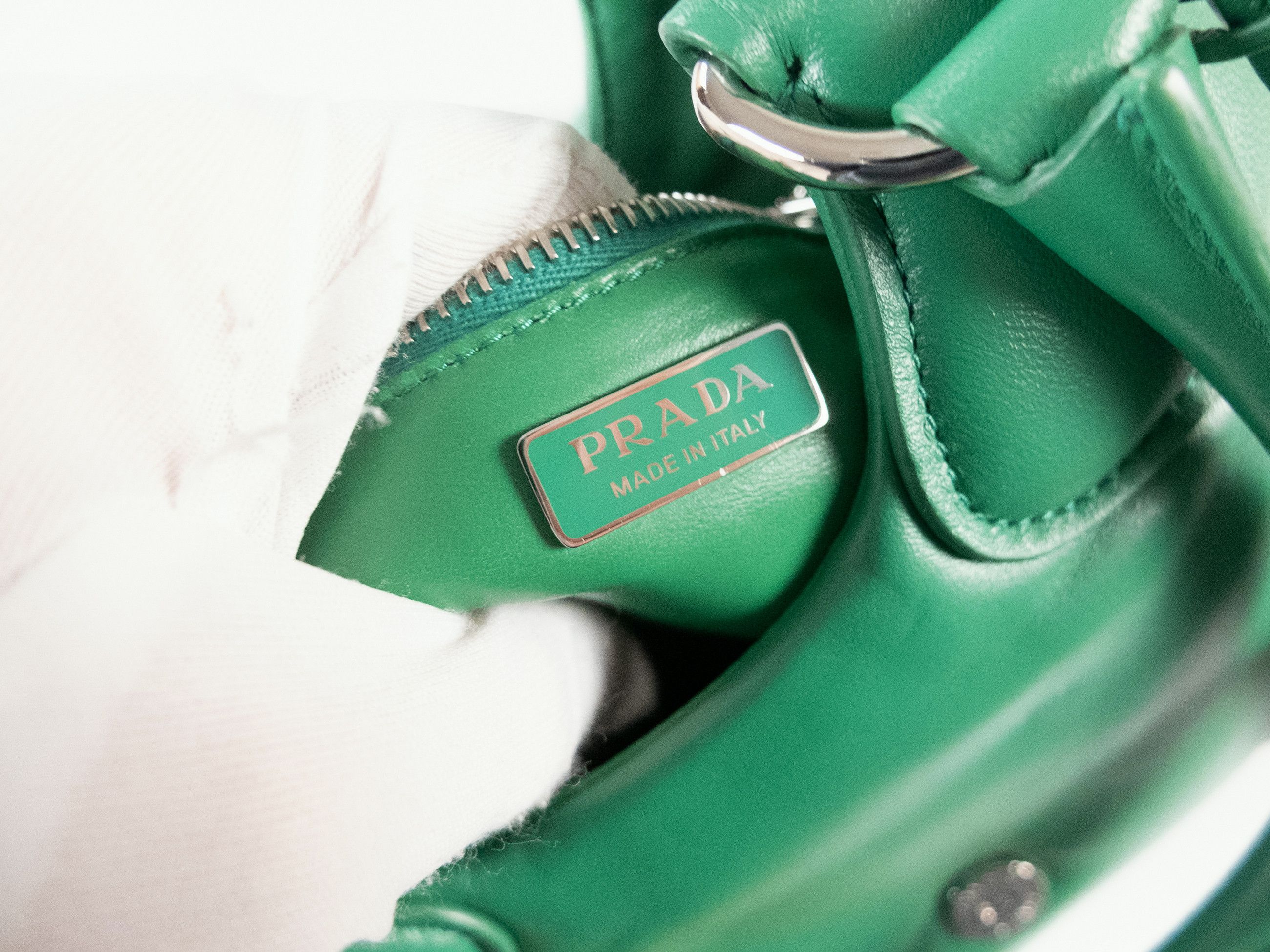 Prada PRADA Re-Edition green padded leather small Moon bag Size ONE SIZE - 14 Thumbnail
