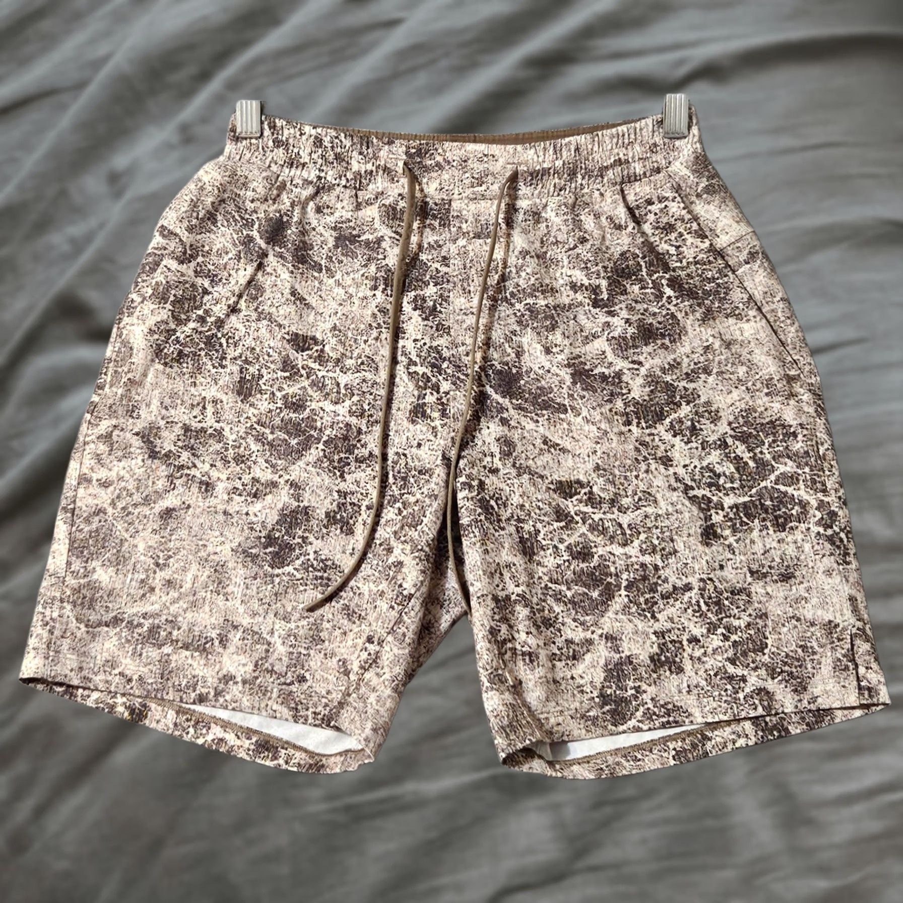 Lululemon Lululemon Shorts Men S Channel Cross Swim 7" Brown Camo Lined Stretch 26 Waist 7 Inseam Brown Camo 90s? Size US 29 - 1 Thumbnail