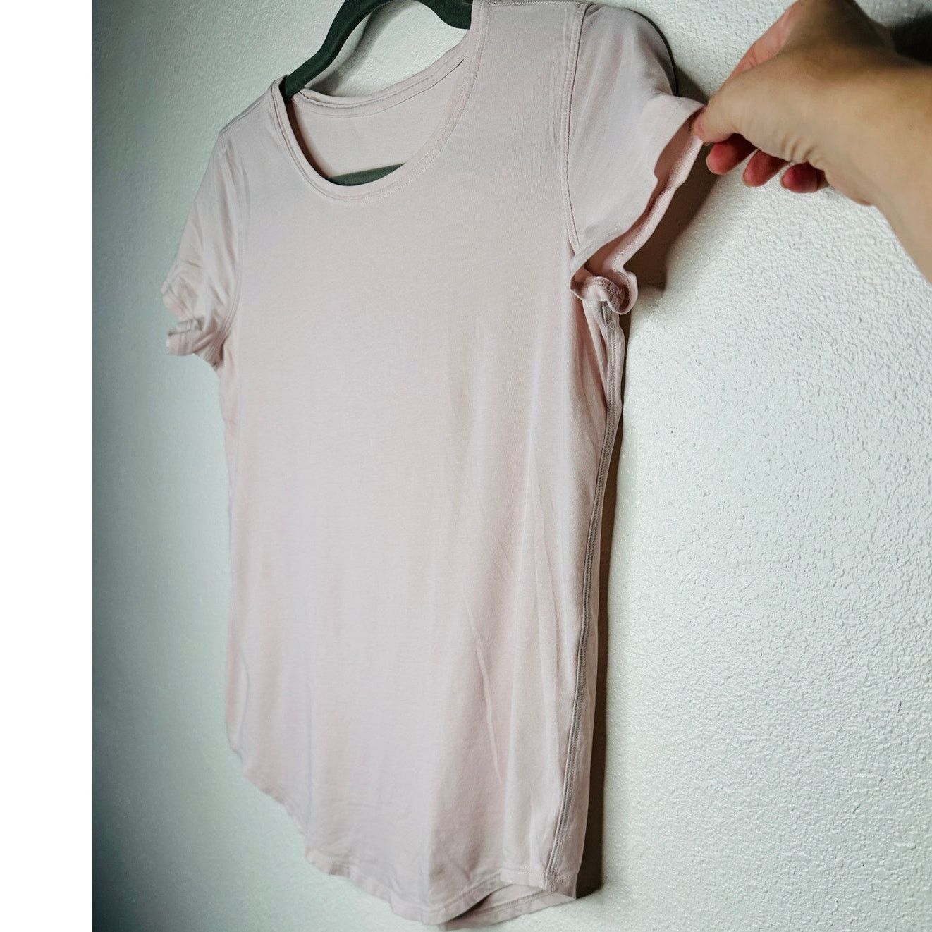 Lululemon Lululemon Pink Short Sleeve Round Neck Curved Hem Tee 6 Size M / US 6-8 / IT 42-44 - 4 Thumbnail