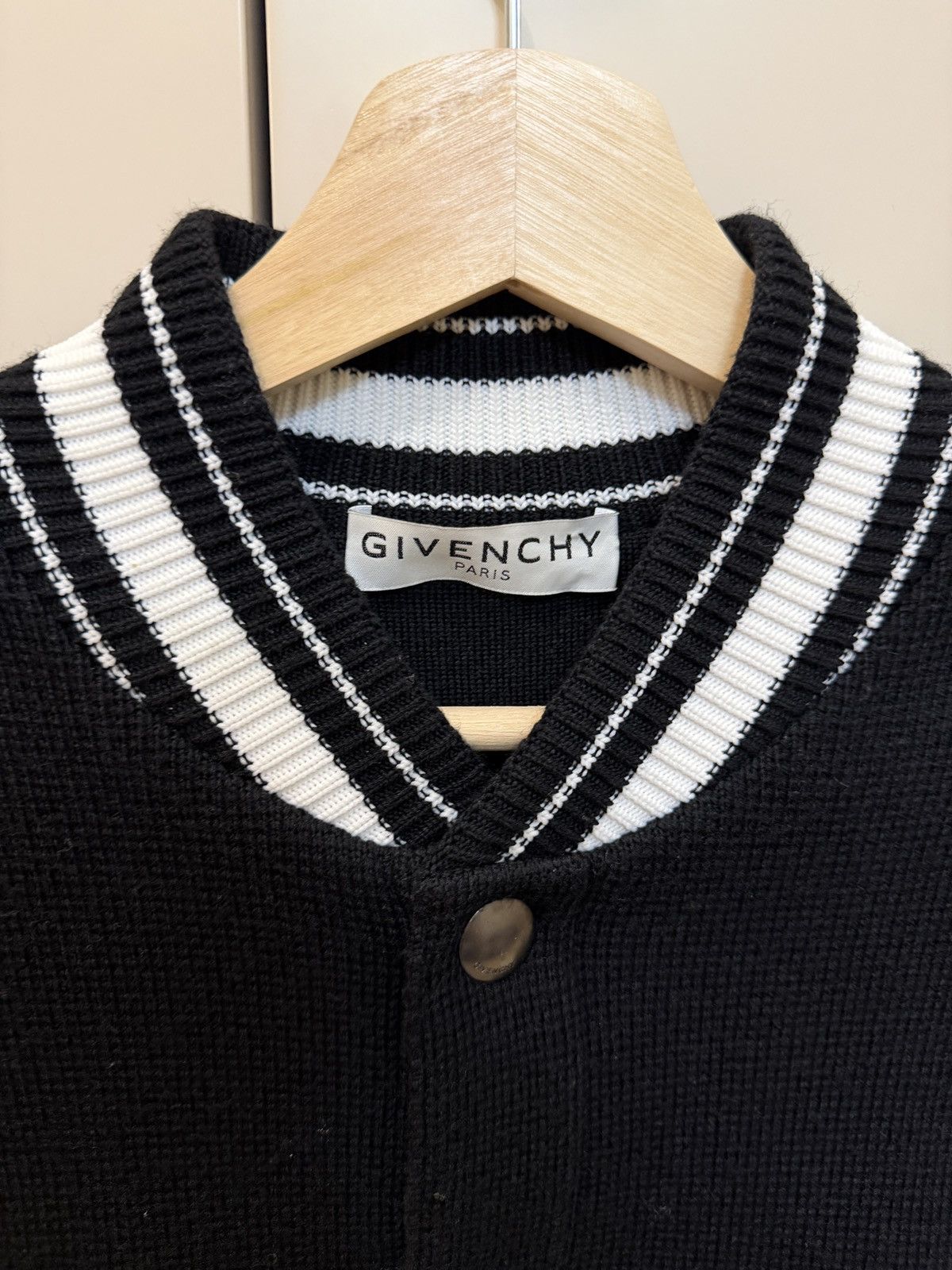 Givenchy Givenchy Embroidered Baseball Jacket for Men Size US S / EU 44-46 / 1 - 2 Thumbnail