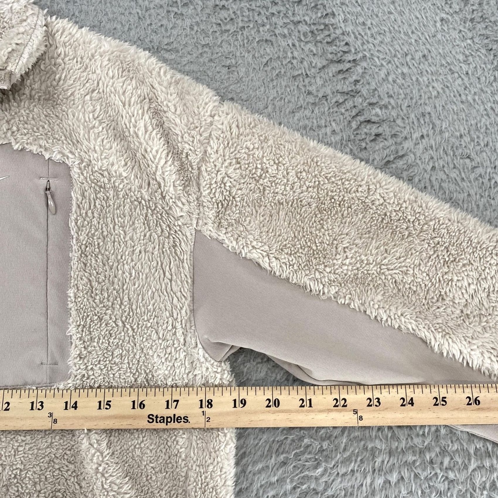 Nike Nike Jacket Womens Small Beige Cream Sherpa Fleece Full Zip Teddy Chest Pocket Size S / US 4 / IT 40 - 5 Thumbnail