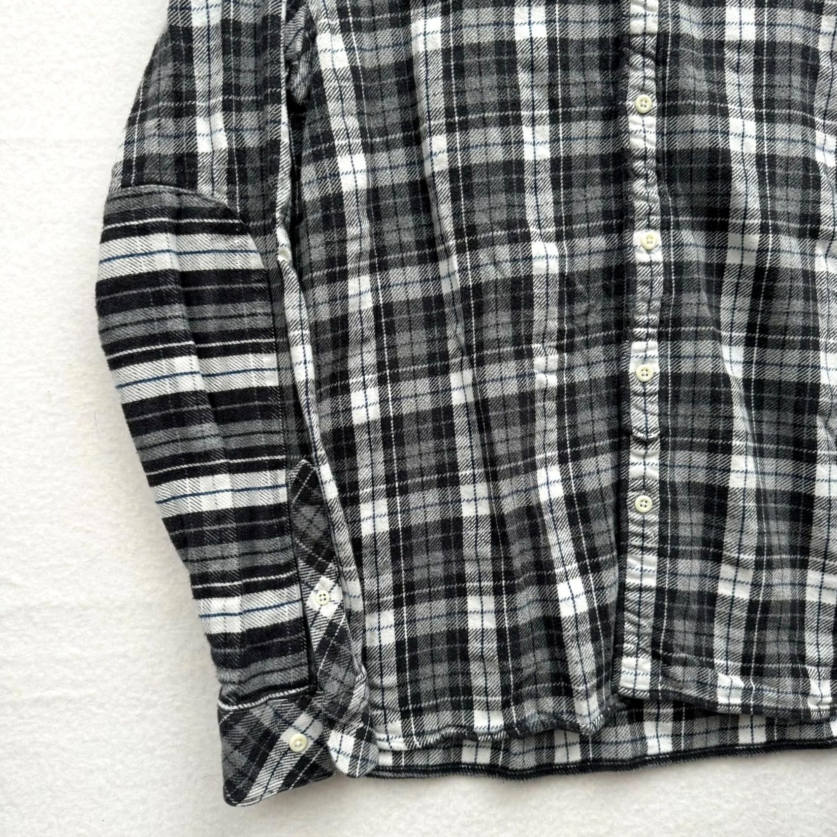 Lacoste Lacoste Live Men’s Plaid Flannel Button-Down Shirt Gray L 42 Large Button-Up Shirt Mens Regular Size Long Sleeve Block Plaid 90s Colorful Size US L / EU 52-54 / 3 - 3 Thumbnail