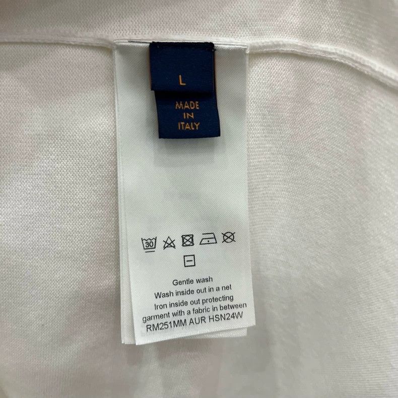 Louis Vuitton Louis Vuitton White snake year limited letter knit short s Size US L / EU 52-54 / 3 - 6 Thumbnail