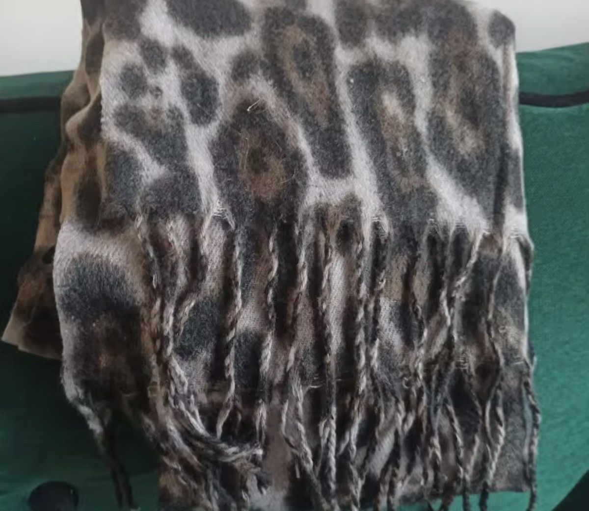 Japanese Brand Leopard Tassels Shawl Imitation Cashmere Scarf Size ONE SIZE - 4 Thumbnail