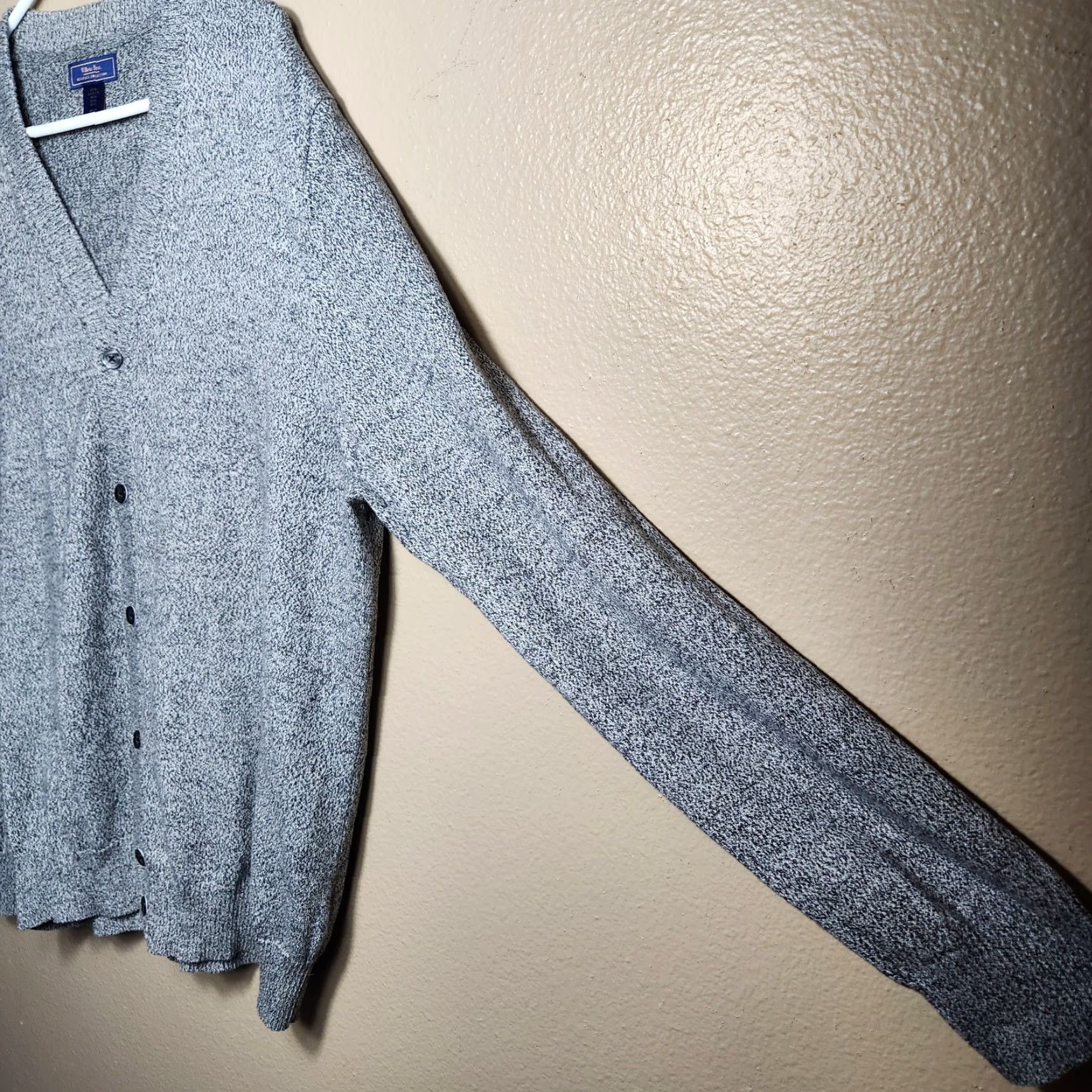 Vintage Wilken Bros. Mens Heathered Black Buttonfront V-Neck Sweater Cardigan XL | Black | Heathered | Cardigan | Sweater | V-Neck | Buttonfront | Mens | XL Size US XL / EU 56 / 4 - 4 Thumbnail