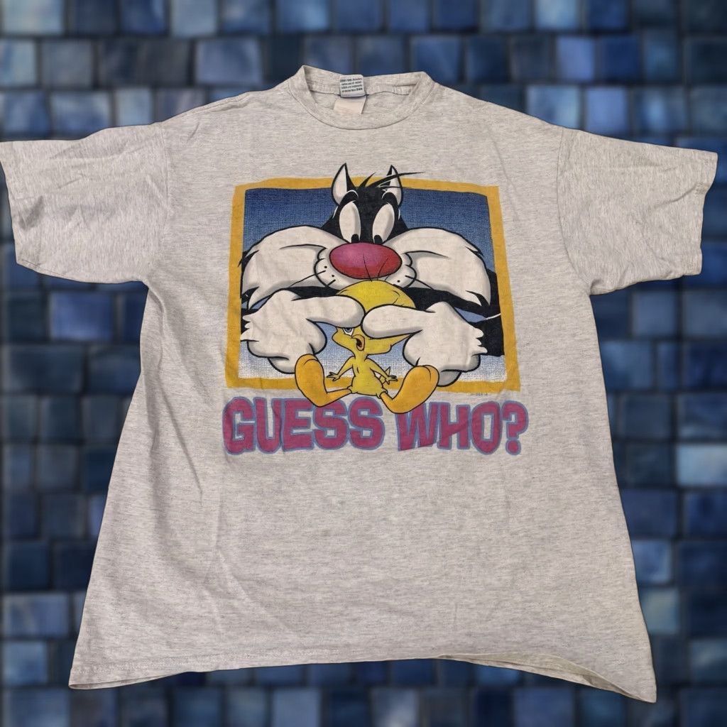 Vintage VINTAGE Looney Tunes T-Shirt XL Gray Crew Neck Short Sleeve Graphic Tee Sylvester & Tweety Boy Mens 90s Guess Who Size US XL / EU 56 / 4 - 1 Thumbnail