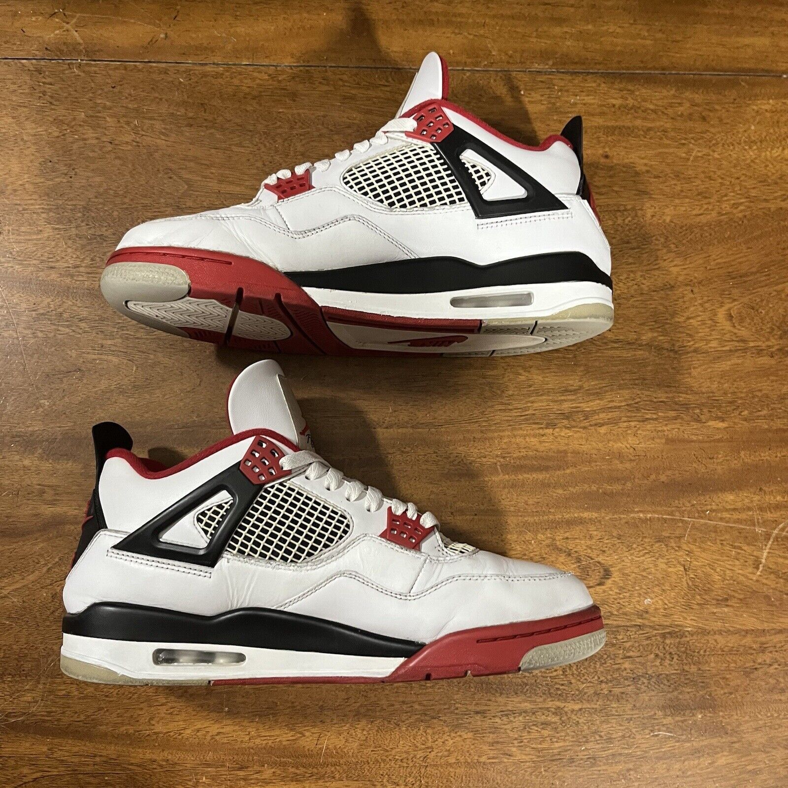 Jordan Brand Size 11 - Jordan 4 Retro OG Mid Fire Red Size US 11 / EU 44 - 3 Thumbnail