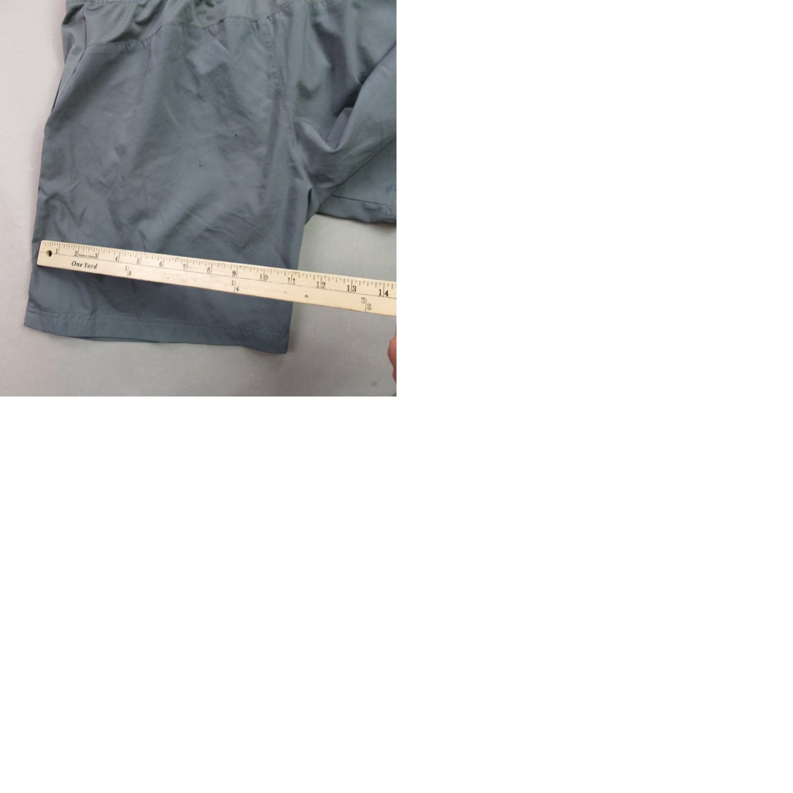 The North Face North Face Shorts Mens Medium Gray Outdoor Workout Activewear Drawstring Size US 28 / EU 44 - 9 Thumbnail