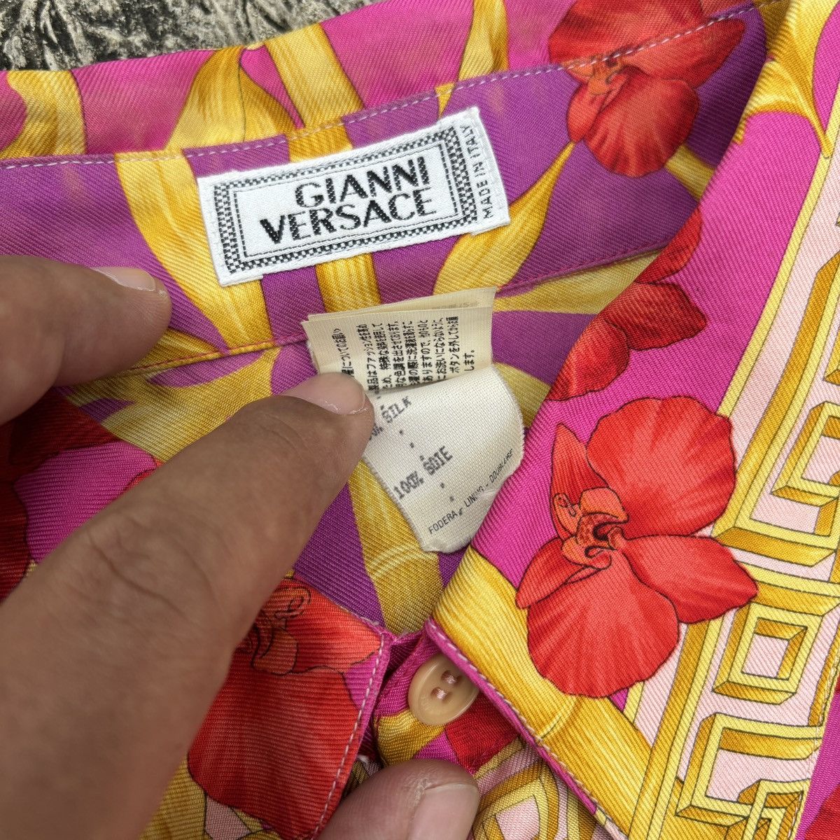 Versace Vintage Versace medusa silk button shirt Size US M / EU 48-50 / 2 - 8 Thumbnail