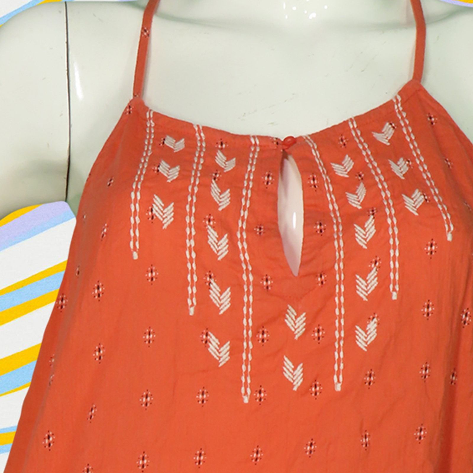 Other Old Navy Top XL Embroidered Halter Size XL / US 12-14 / IT 48-50 - 4 Thumbnail