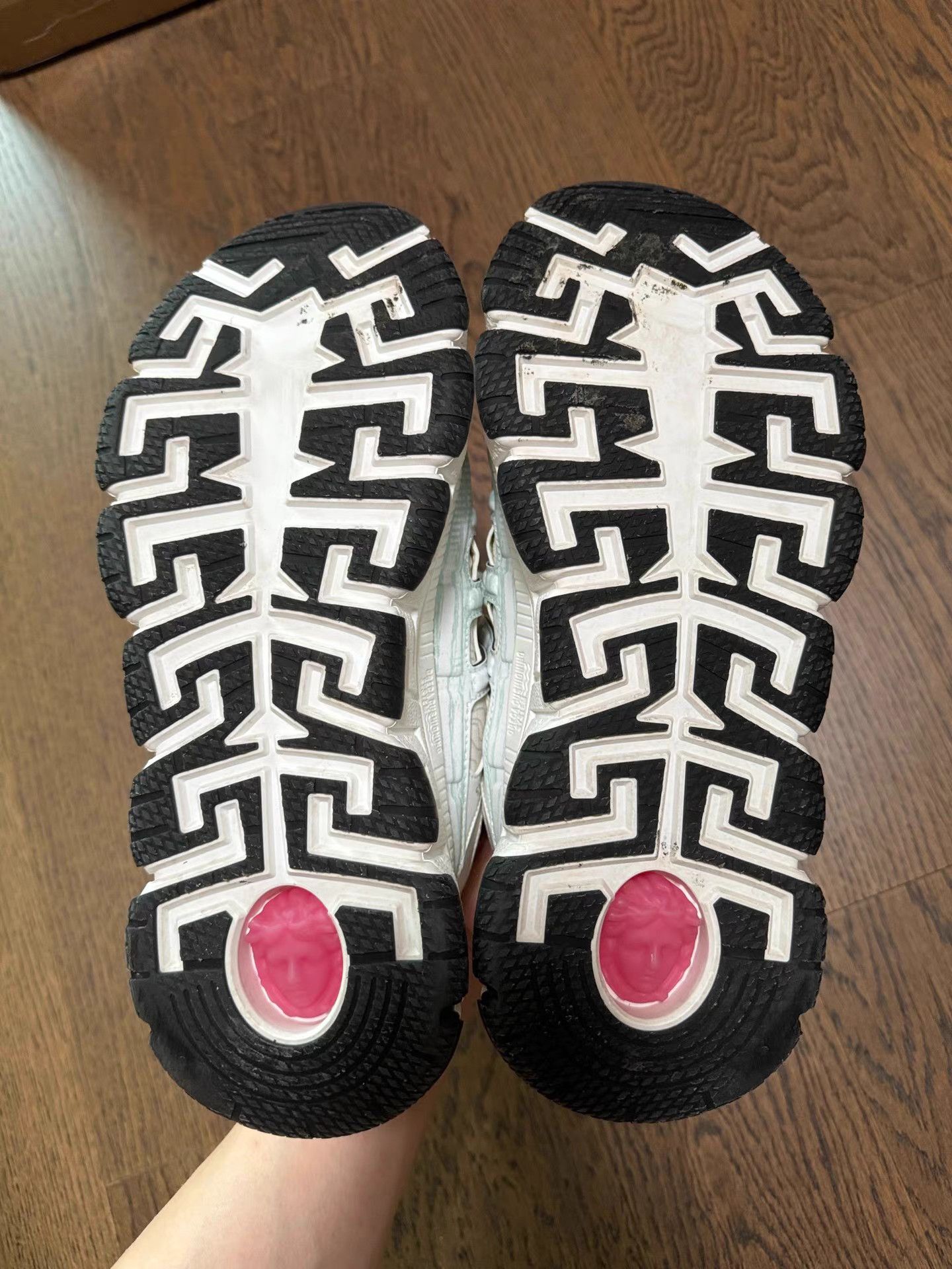 Versace VERSACE Trigreca Sneakers K6 Size US 8 / EU 41 - 6 Thumbnail