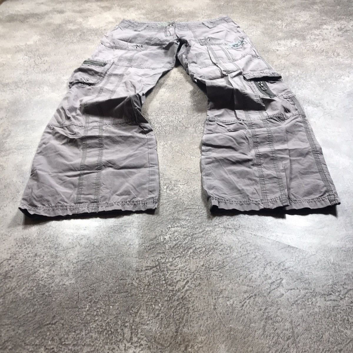 Vintage Vintage Y2K Baggy Cargo Pants Distressed Tactical Streetwear Size 28" / US 6 / IT 42 - 1 Thumbnail