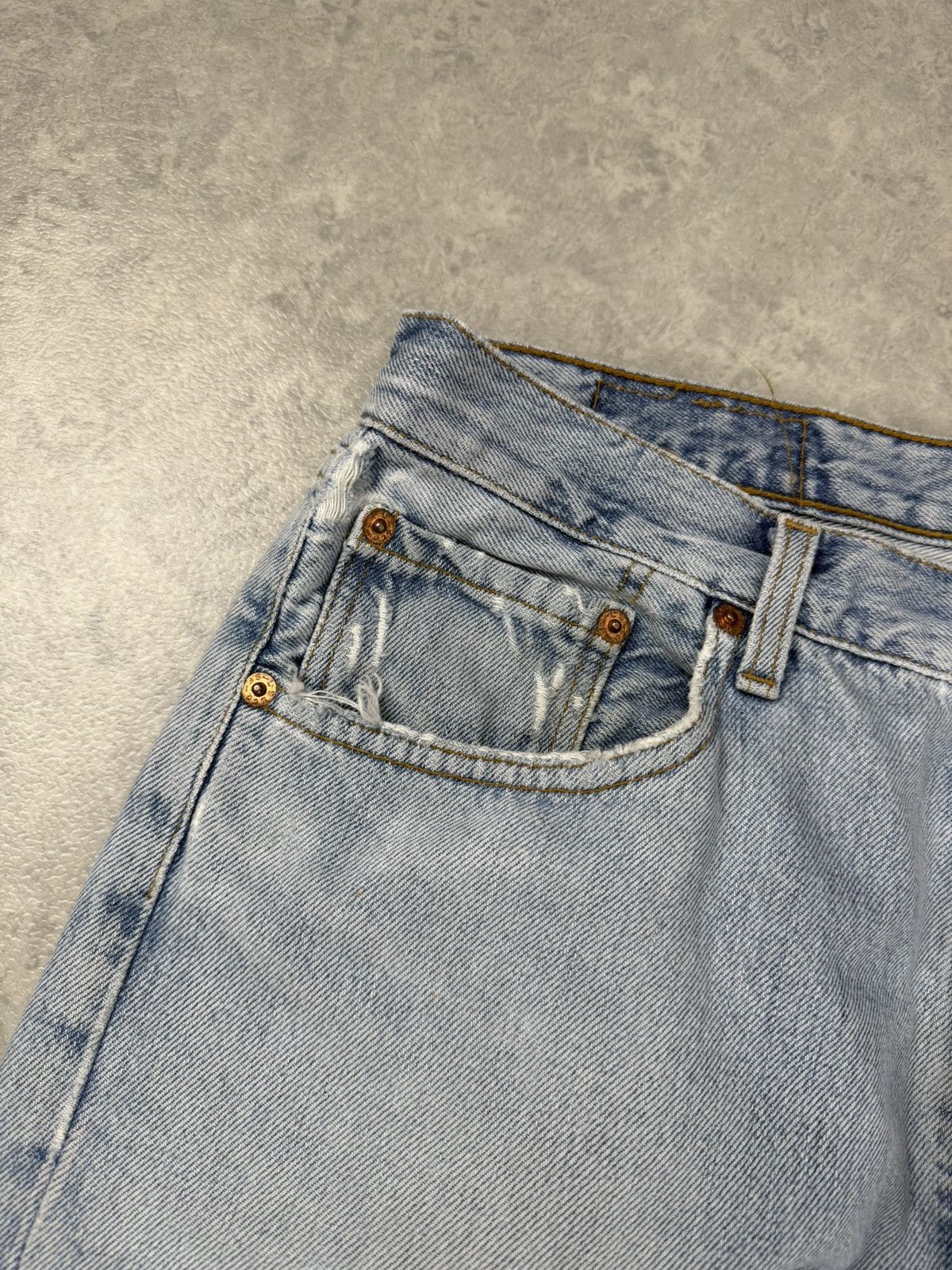 Levi's Vintage Clothing Levi’s 501 Vintage Distressed Jeans Made in France 33x32 Size US 33 - 7 Thumbnail