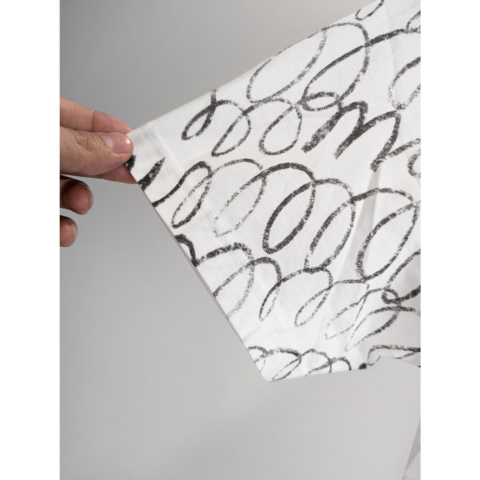 Marni o1rshd1 Scribbled Marni Organic Jersey T-Shirt in Lily White Size US L / EU 52-54 / 3 - 8 Thumbnail