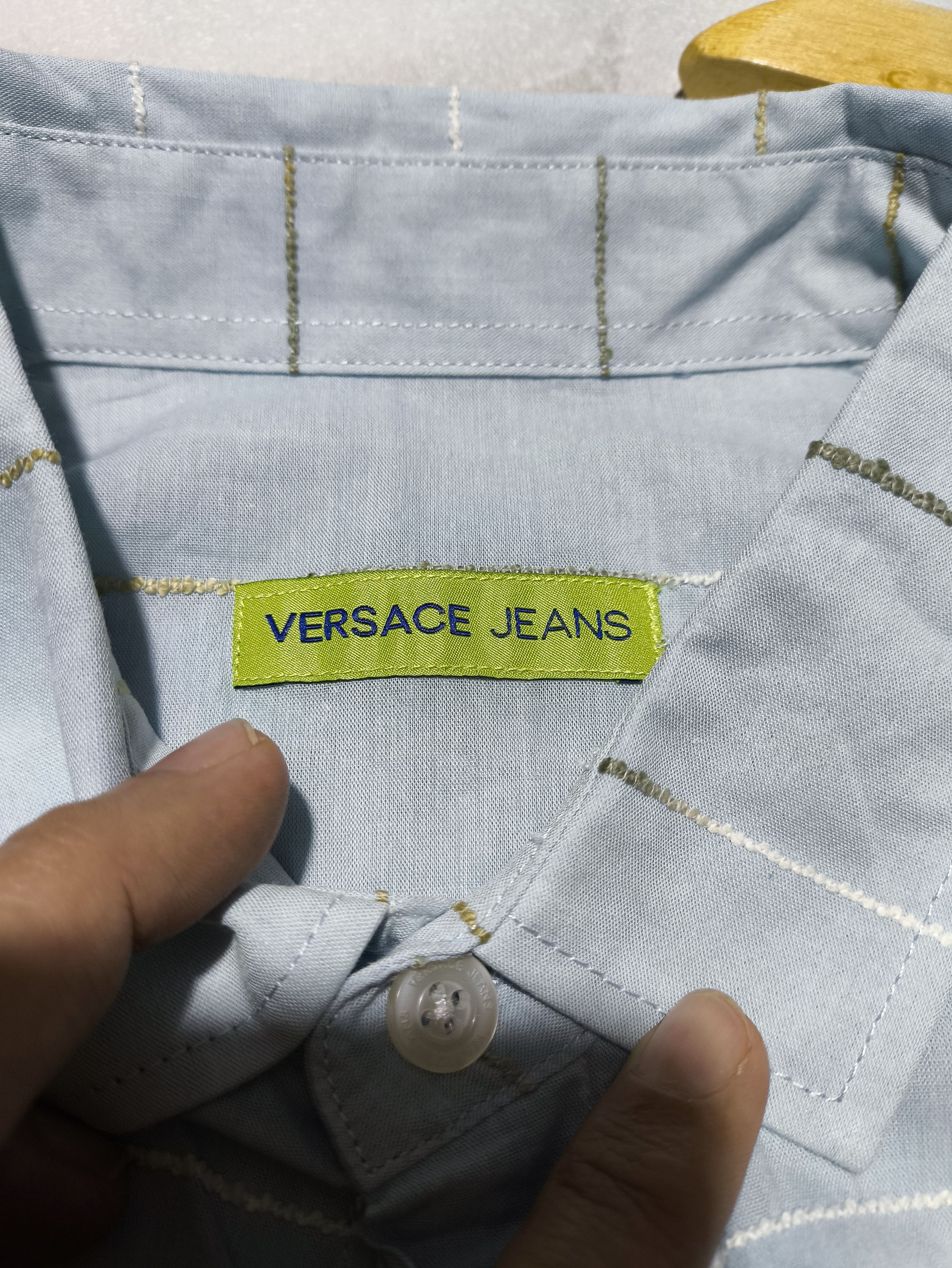 Versace Jeans Couture Versace Jeans Button Up Shirt Embroidered LS Size US M / EU 48-50 / 2 - 7 Thumbnail