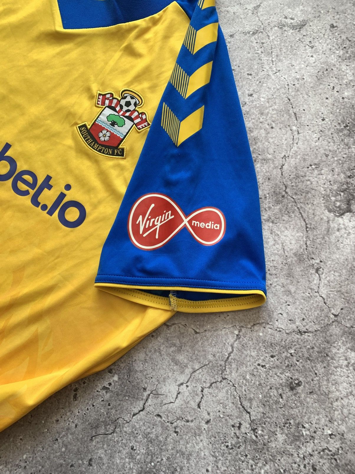 Hummel 🔥HUMMEL SOUTHAMPTON 2021/22 AWAY BROJA SOCCER JERSEY SHIRT Size US XL / EU 56 / 4 - 10 Thumbnail