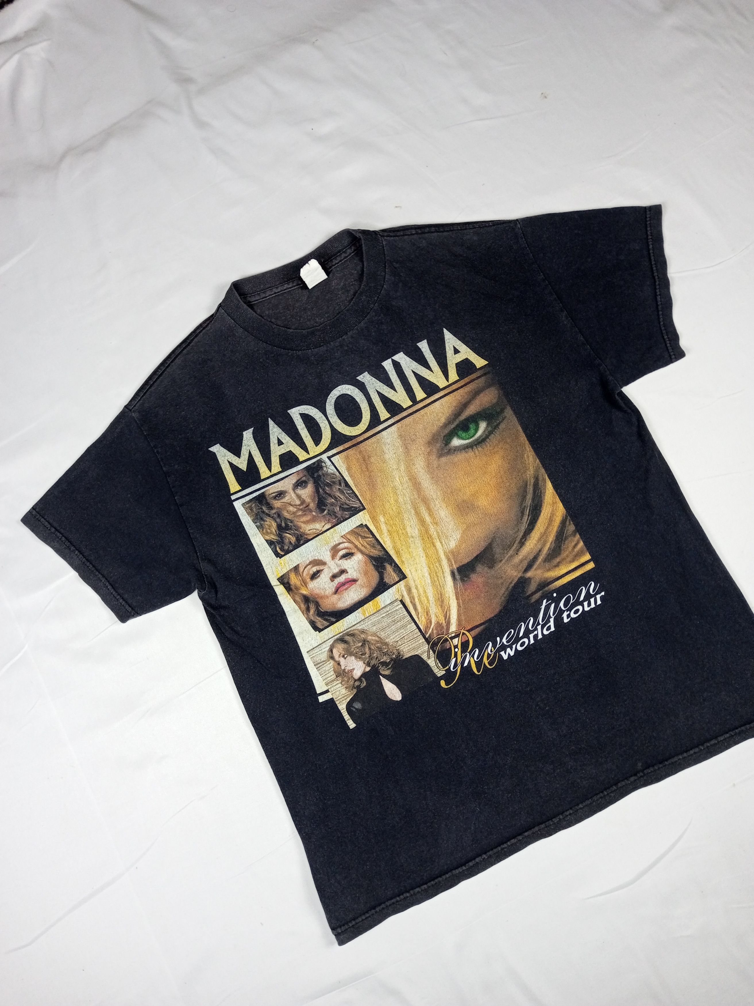Band Tees Vintage 2004 Madonna re-invention world tour t-shirt Size US M / EU 48-50 / 2 - 4 Thumbnail