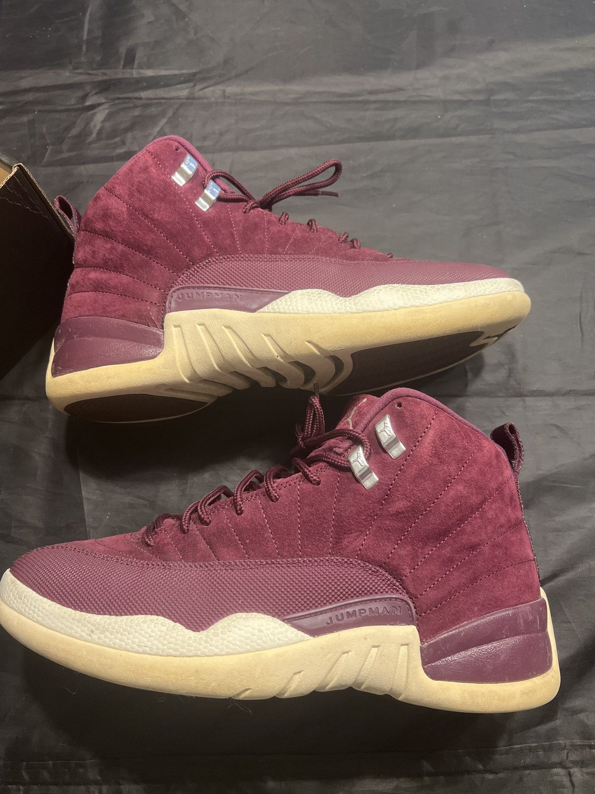 Jordan Brand × Nike Bordeaux Jordan 12 Retro Size US 9.5 / EU 42-43 - 4 Thumbnail