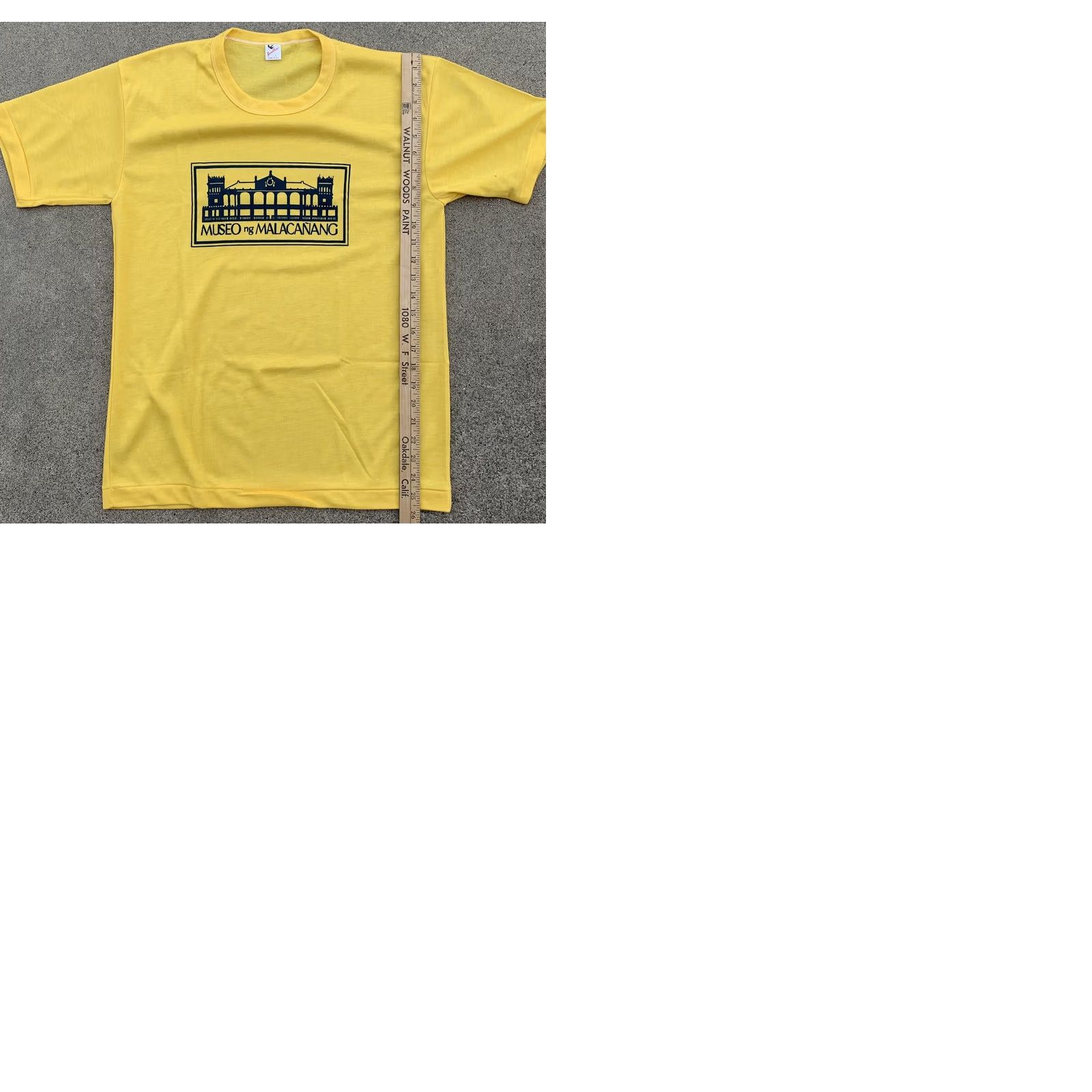 Vintage VINTAGE Swallow Museo ng Malacanang T-Shirt Single Stitch Size L Yellow Graphic Print Men Crew Neck Short Sleeve Philippines Size US L / EU 52-54 / 3 - 9 Thumbnail