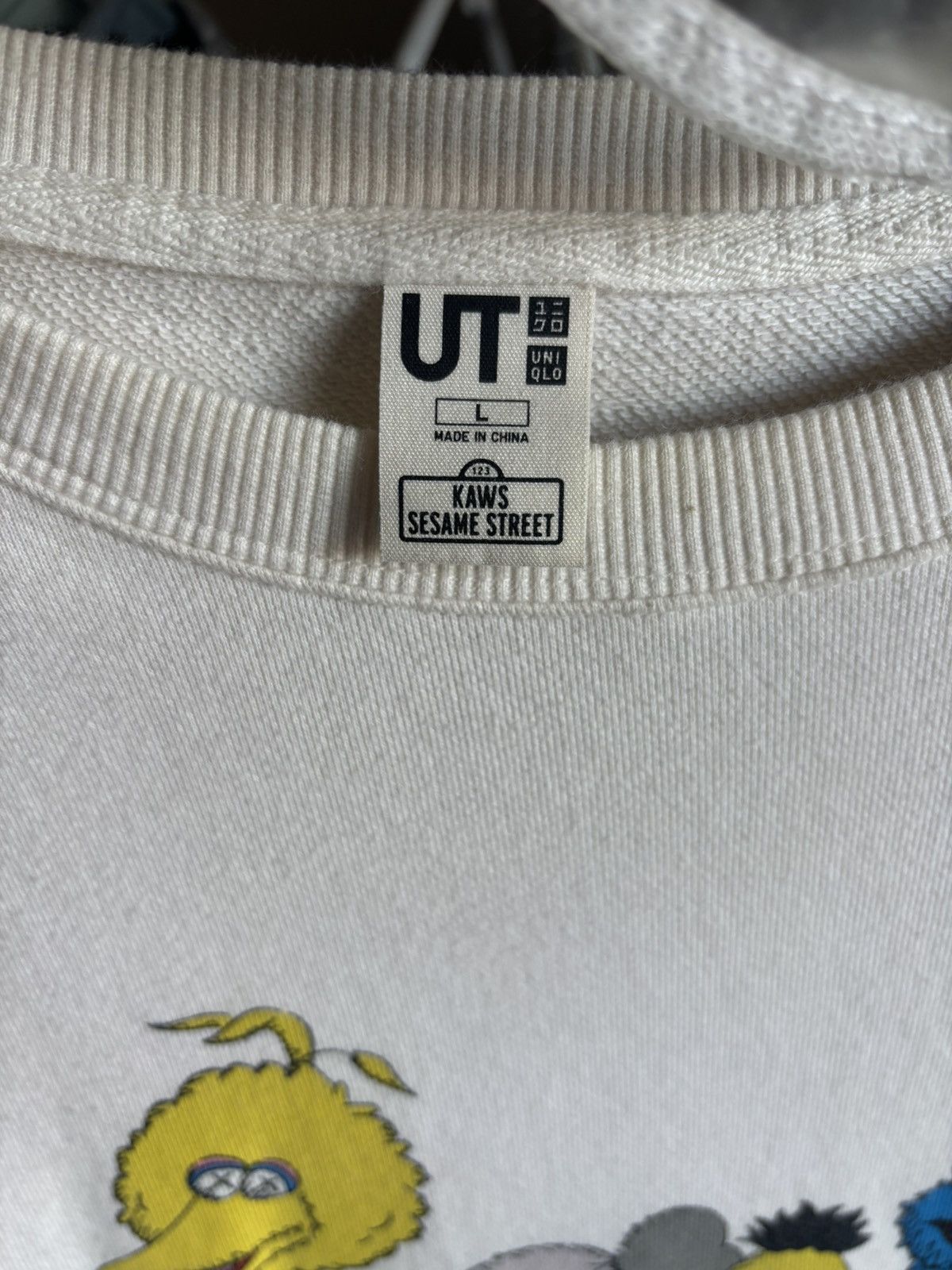 Kaws × Uniqlo Sesame Street crewneck Size US L / EU 52-54 / 3 - 3 Thumbnail