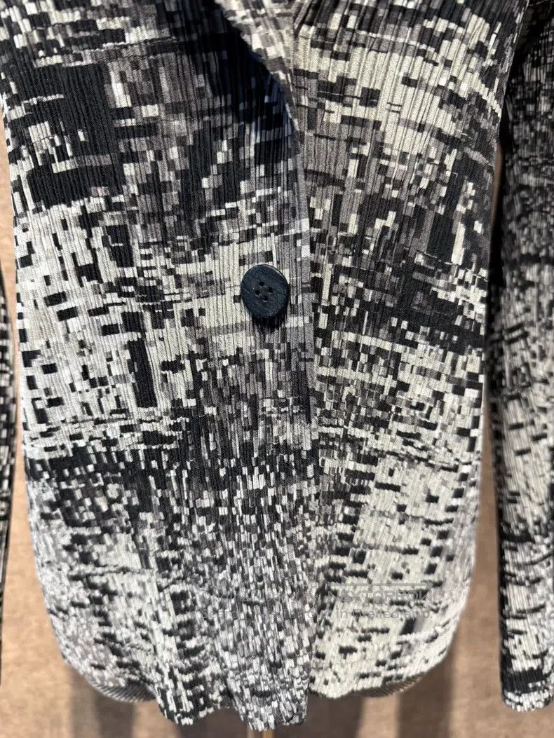 Issey Miyake Issey Miyake Mosaic Print Cardigan Coat Top Size M / US 6-8 / IT 42-44 - 3 Thumbnail