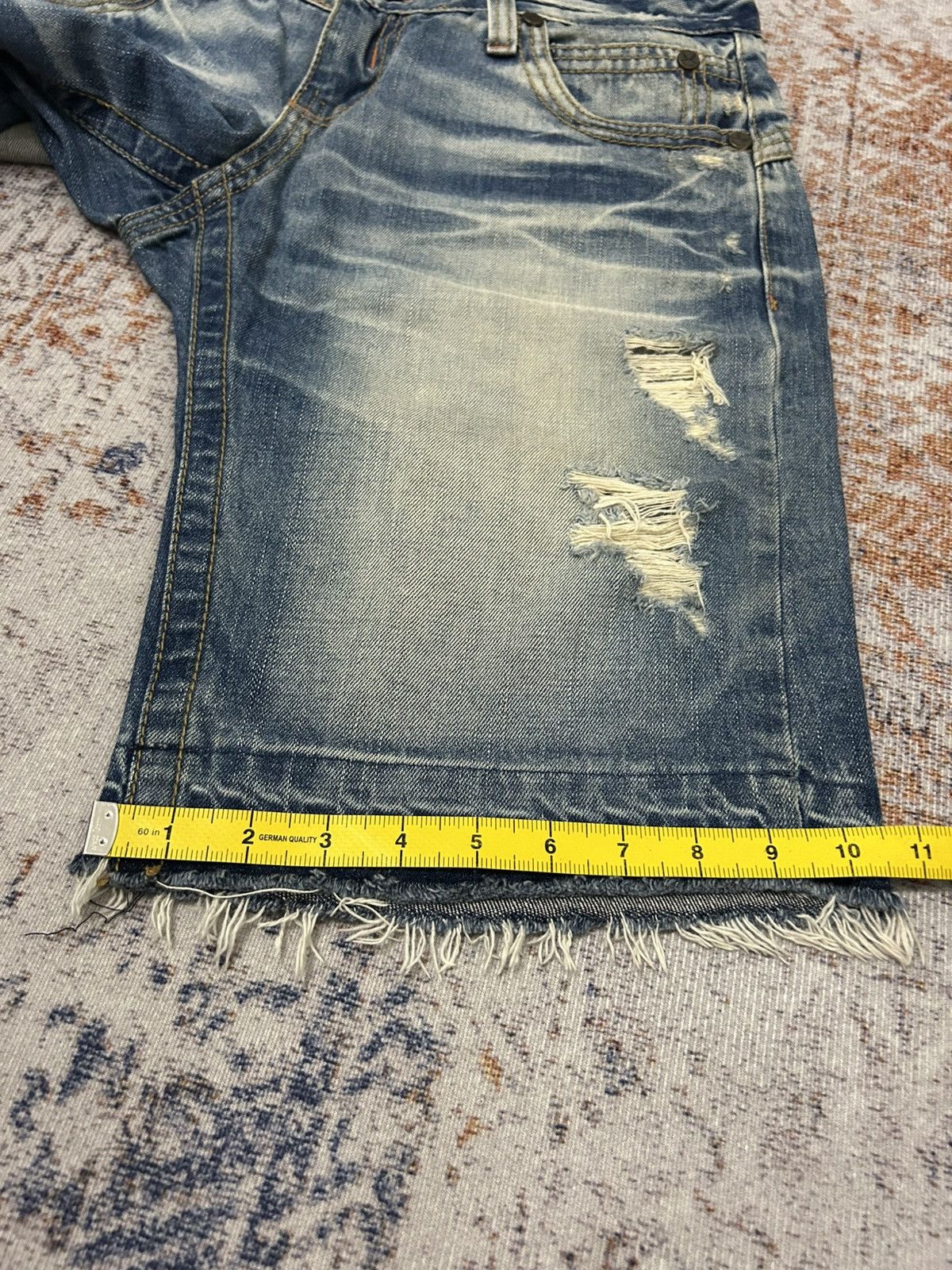 If Six Was Nine Lolita Distressed Doublle Pocket back Short Jeans Size US 33 - 21 Thumbnail