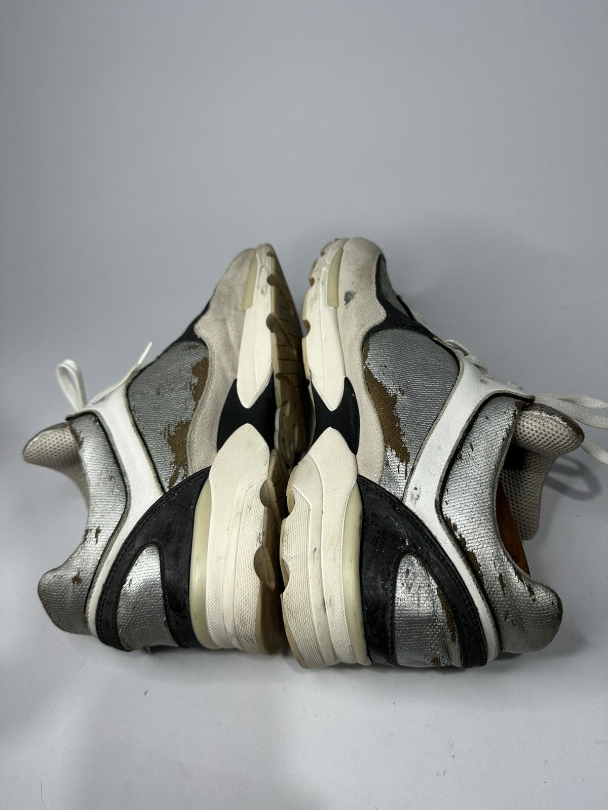 Chanel Chanel Interlocking CC Cracked Metallic Leather Sneakers Size US 7 / EU 40 - 6 Thumbnail