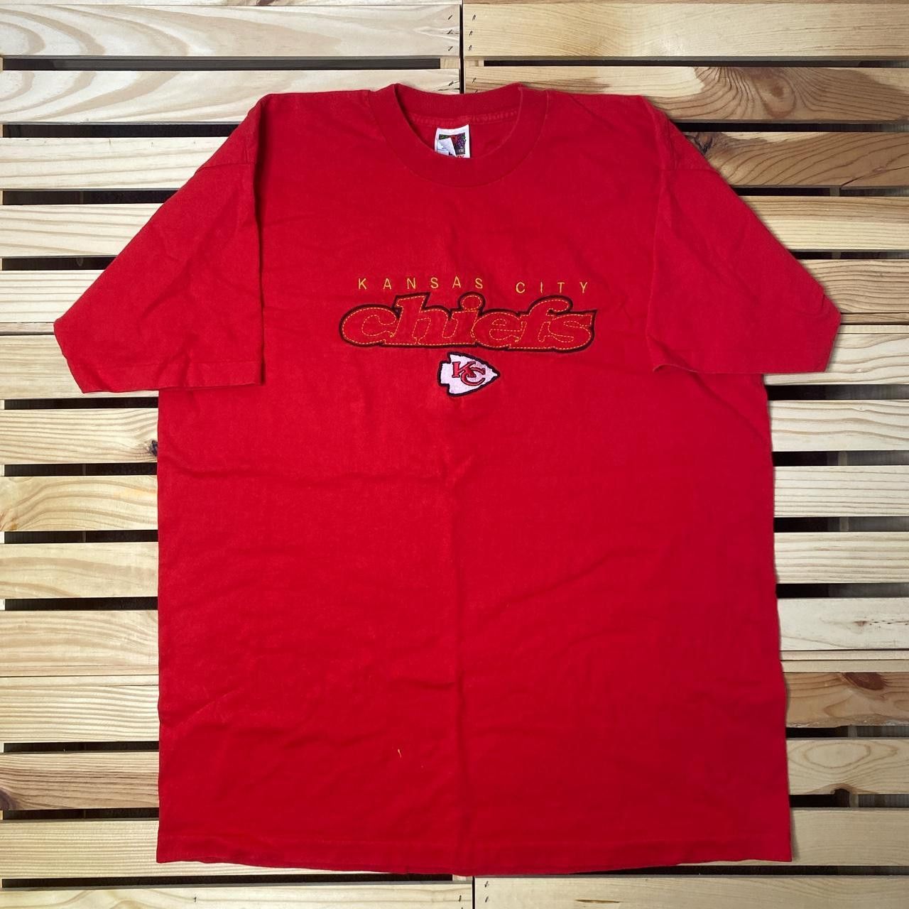 Fruit Of The Loom Vintage NFL Kansas City Chiefs Red Football Tee Size XL Size US XL / EU 56 / 4 - 1 Thumbnail