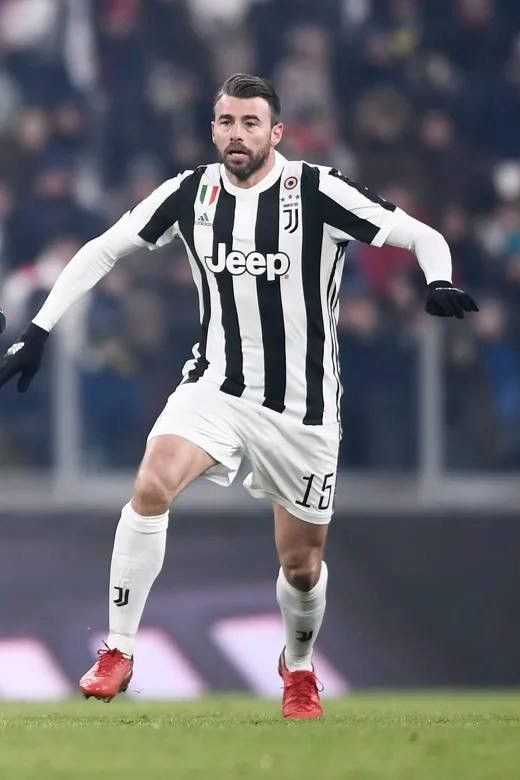Adidas 2017/18 JUVENTUS FC HOME SOCCER JERSEY FOOTBALL SHIRT ADIDAS Size US M / EU 48-50 / 2 - 2 Thumbnail