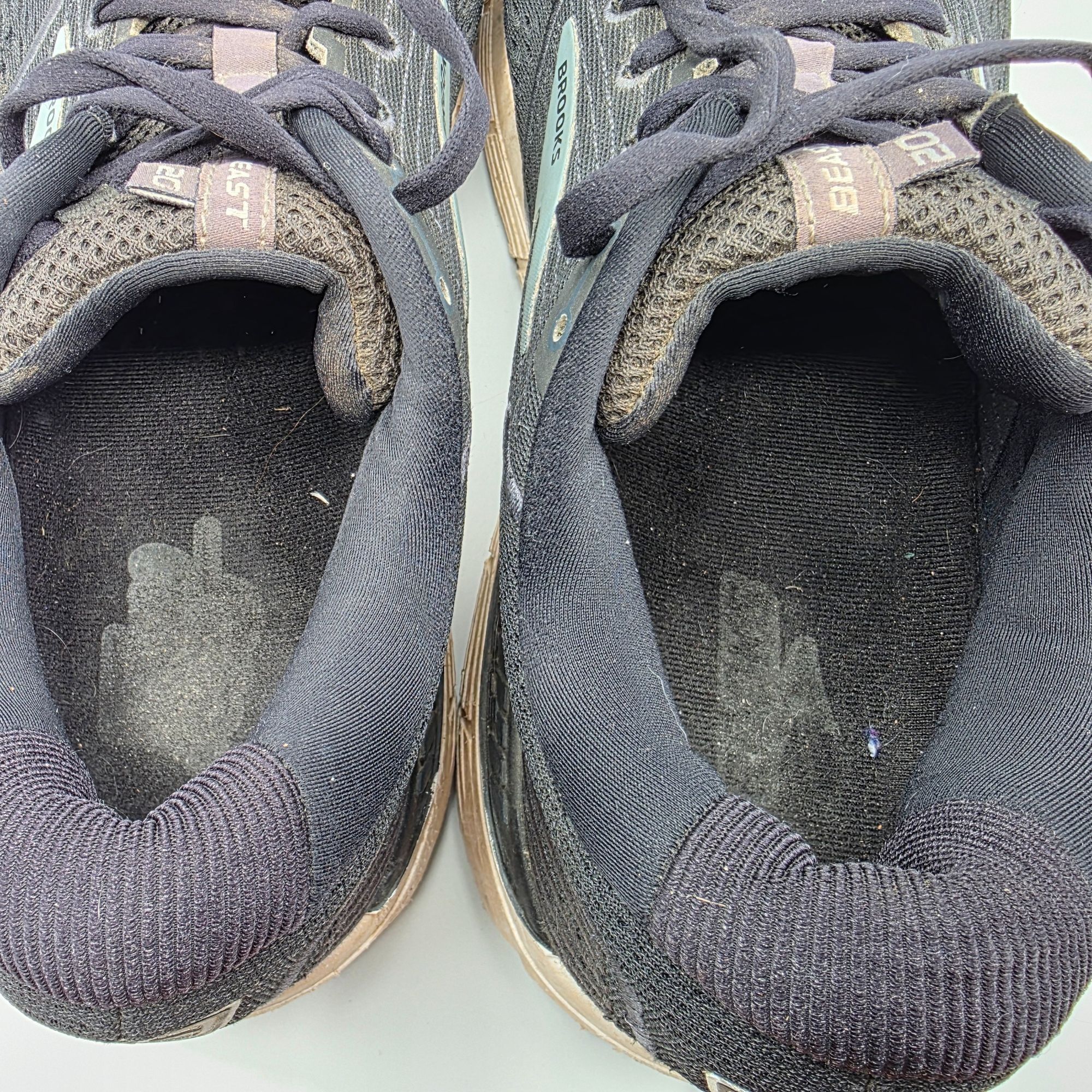 Brooks Brooks Beast 20 Mens Size 12.5 Black Athletic Shoes Walking Size US 12.5 / EU 45-46 - 8 Thumbnail
