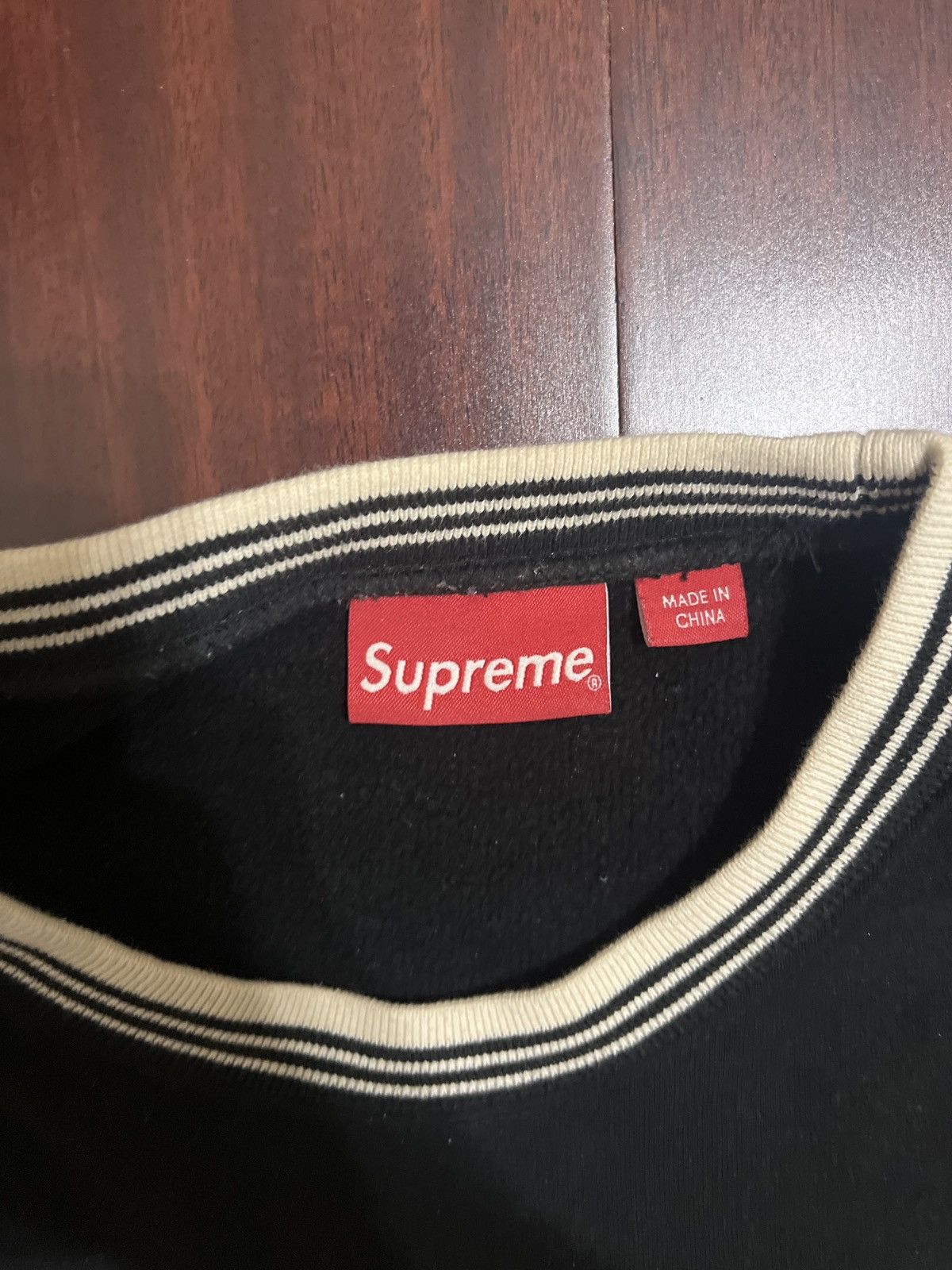 Supreme SUPREME AUTHORIZED DEALER SS Size US M / EU 48-50 / 2 - 2 Thumbnail