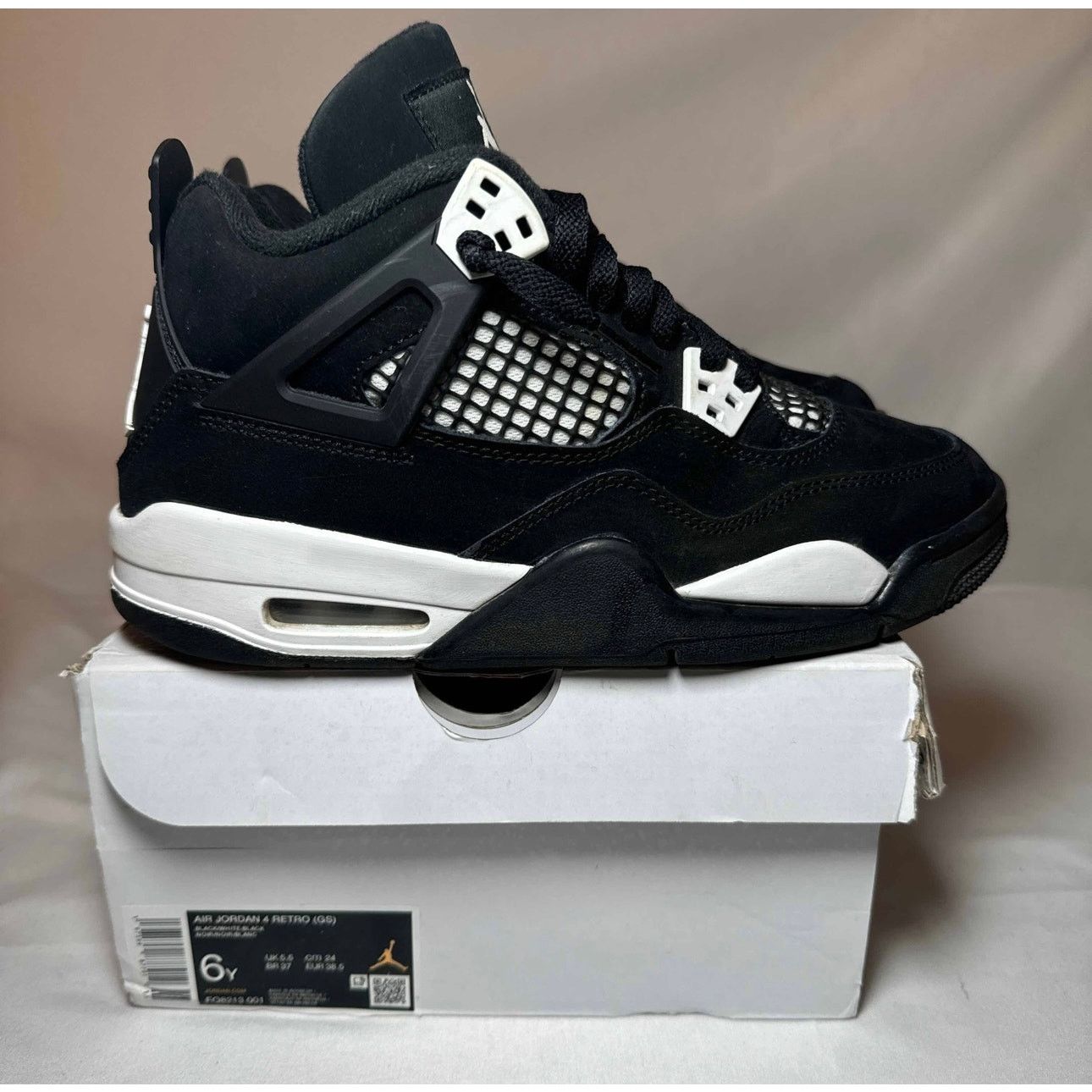 Jordan Brand × Nike Size 6 Nike Air Jordan 4 Retro GS White Thunder men's Shoes Size US 6 / EU 39 - 1 Thumbnail