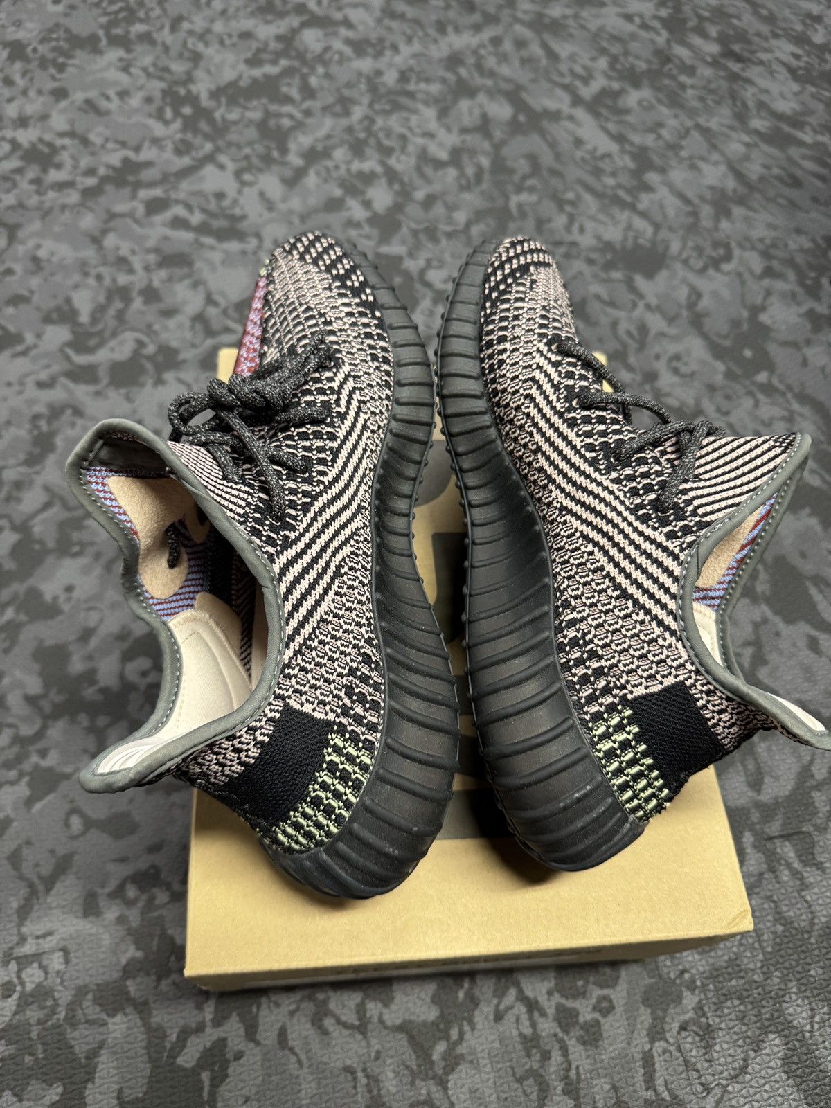 Adidas Yeezy 350 Yecheil Size US 10.5 / EU 43-44 - 4 Thumbnail
