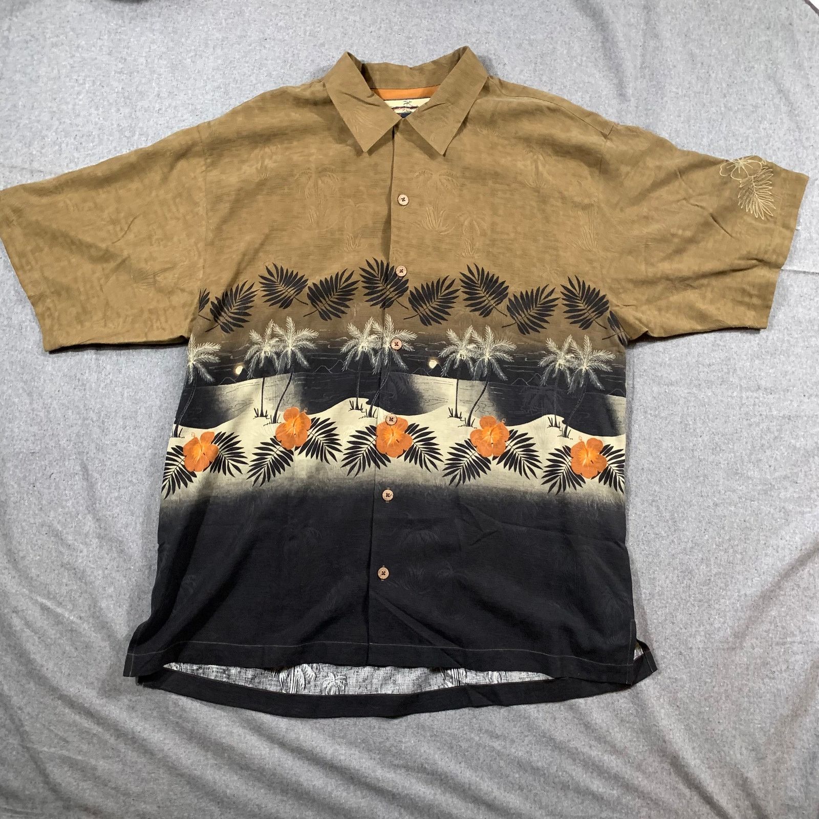 Tommy Bahama --Shirt Adult -Size- Color Outdoor Athletic Casual Size US L / EU 52-54 / 3 - 1 Thumbnail
