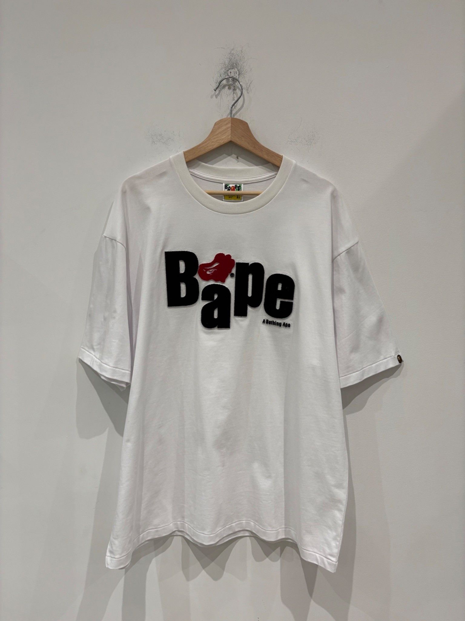 Bape BAPE Heart Ape Head Relaxed Fit Tee White Size US XL / EU 56 / 4 - 1 Thumbnail