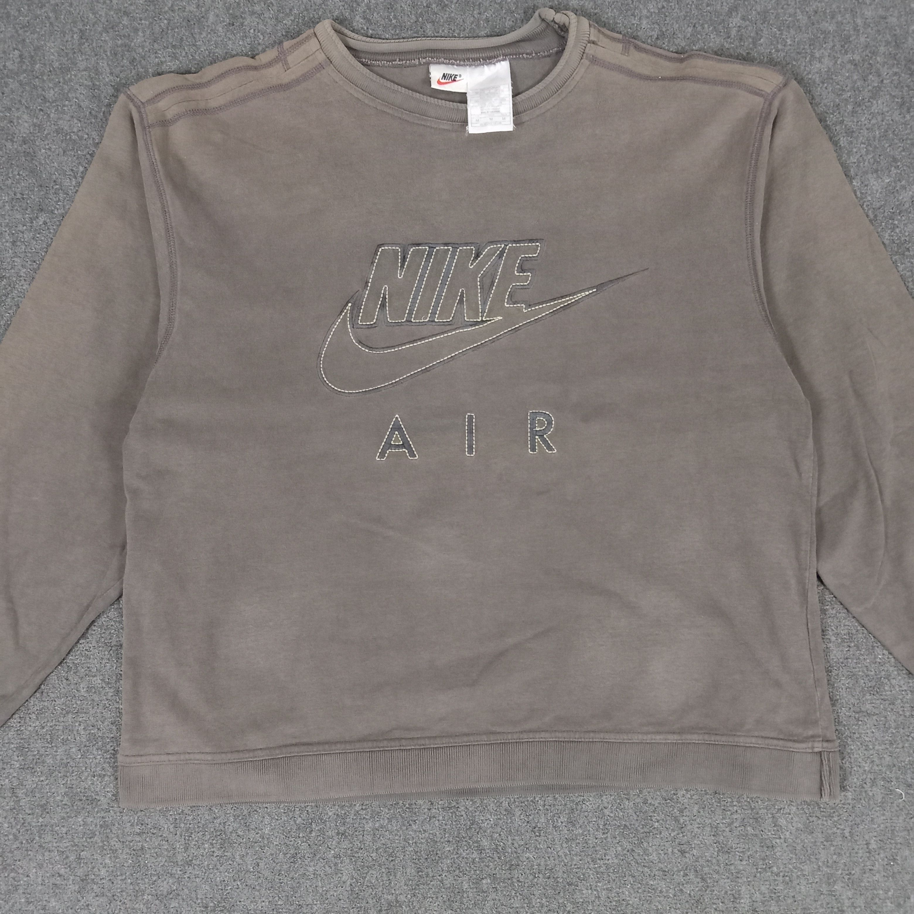 Nike × Vintage Nike Air Sportwear Style Embroidery Logo Sweatshirt Size US L / EU 52-54 / 3 - 2 Thumbnail