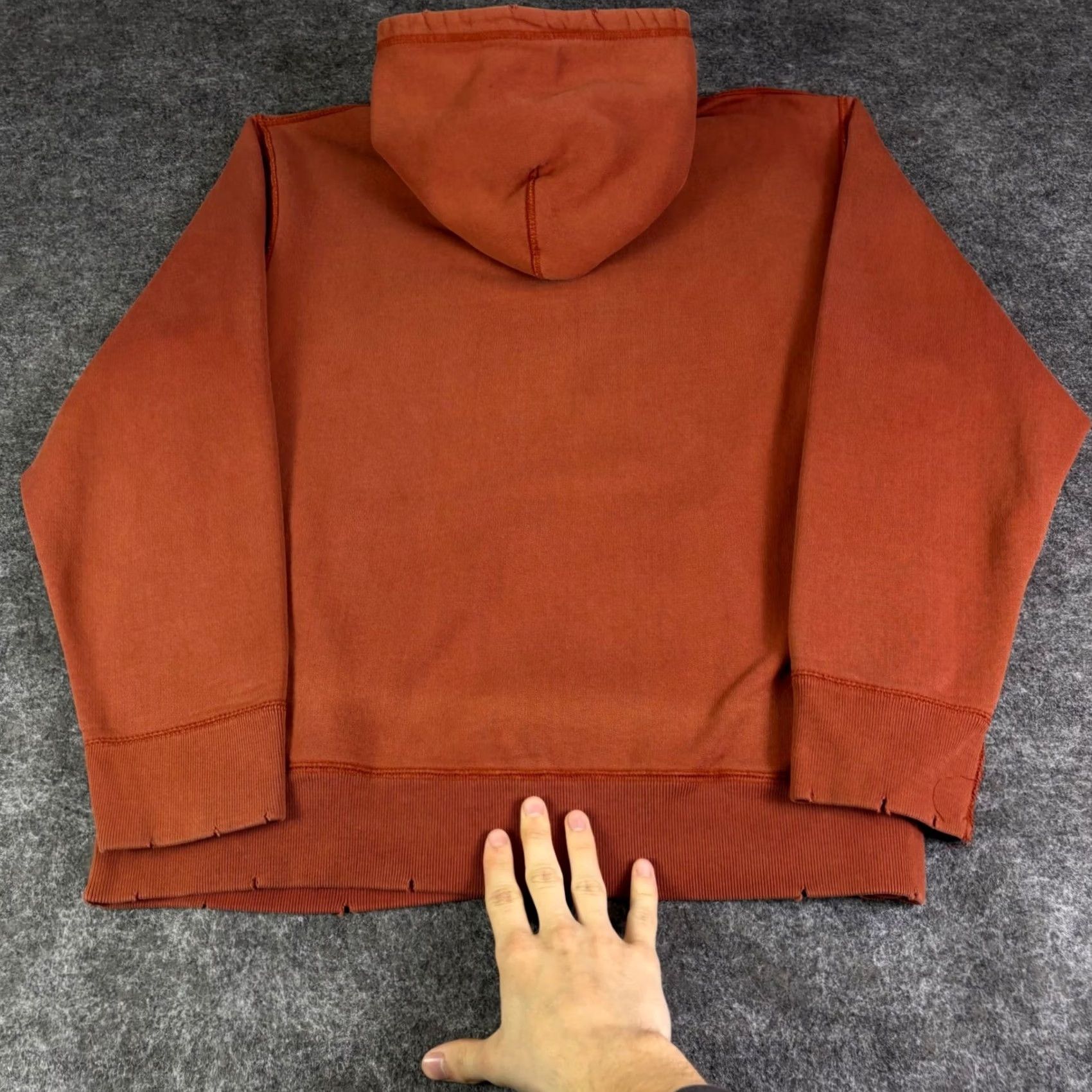 Vintage VINTAGE Steve & Barry's Mens Hoodie Burnt Orange Distressed Fleece Large Size US L / EU 52-54 / 3 - 2 Thumbnail
