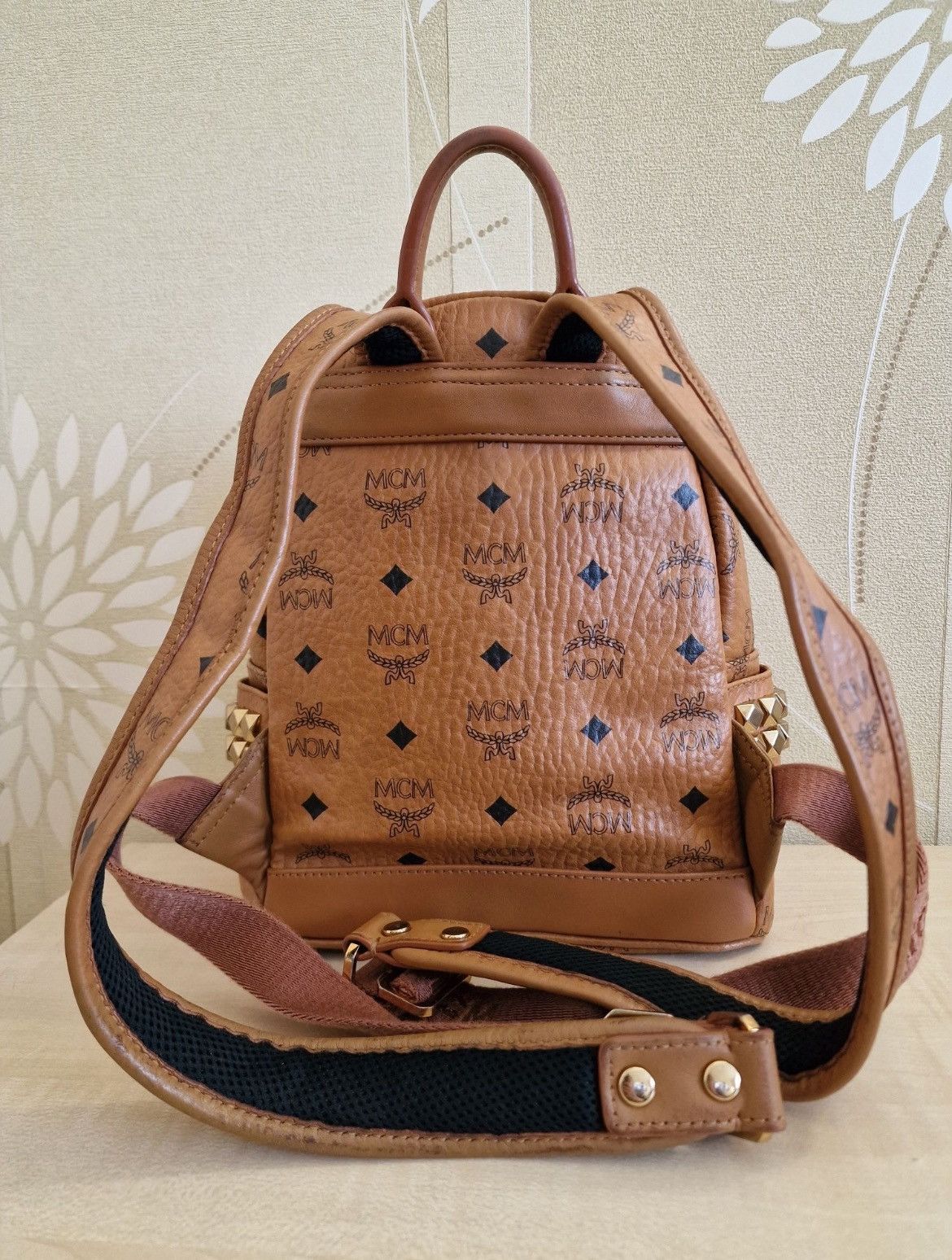 Designer RRP 900$ MCM Munchen w9614 visetos studded mini backpack sta Size ONE SIZE - 4 Thumbnail