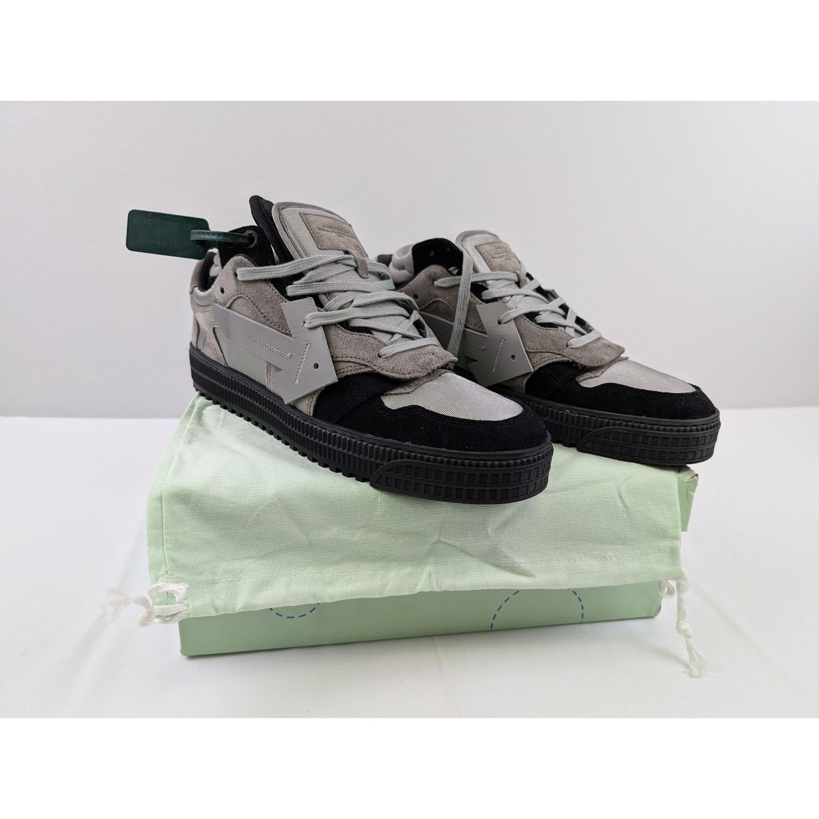 Off-White o1rshd1 Floating Arrow Sneaker in Dark Grey Size US 13 / EU 46 - 13 Thumbnail