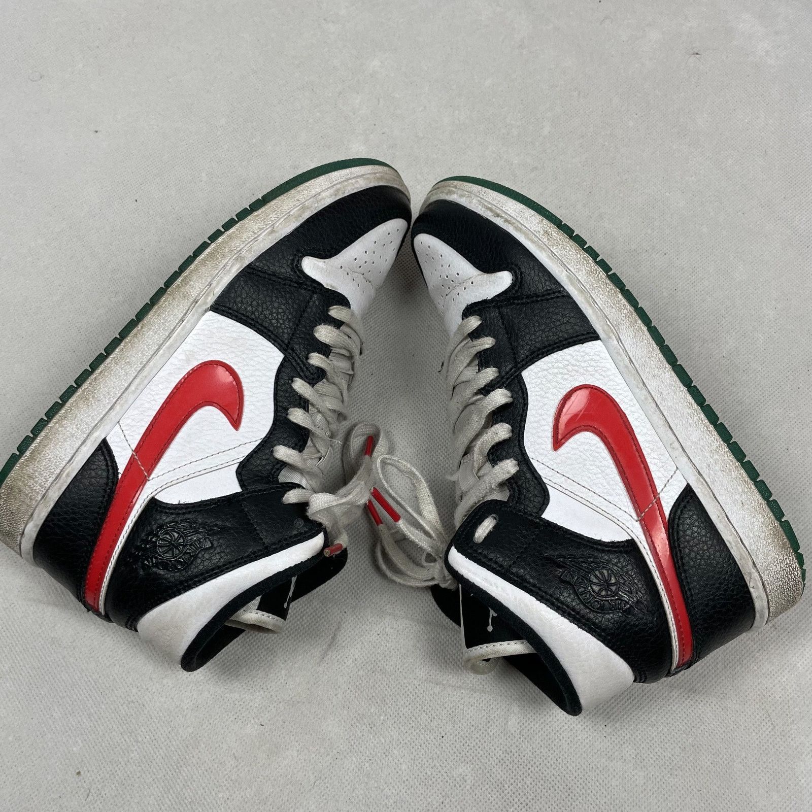 Jordan Brand Air Jordan 1 Mid Alternate BQ6472-063 Women's White Shoes 8 Size US 8 / IT 38 - 4 Thumbnail