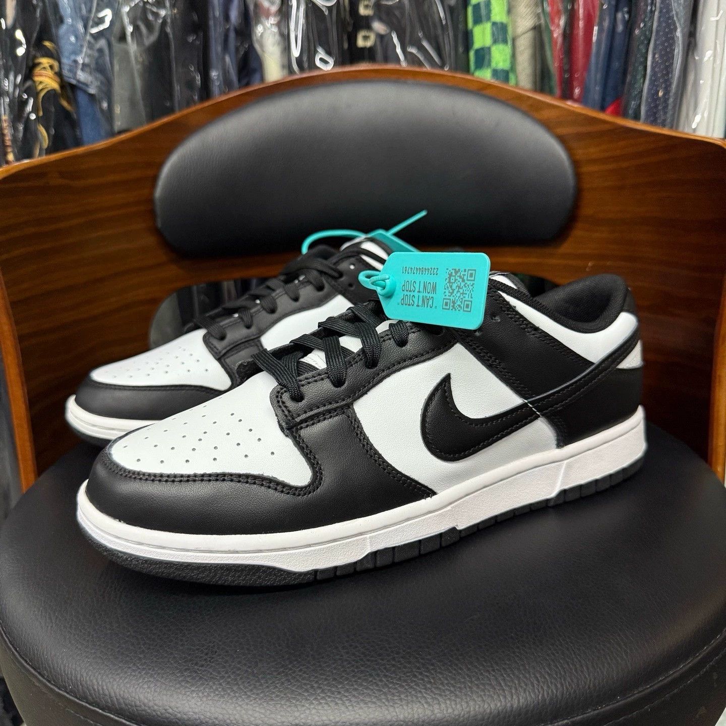 Nike Nike DUNK Black Lowtop Sneakers 43 Men Size US 10 / EU 43 - 1 Thumbnail
