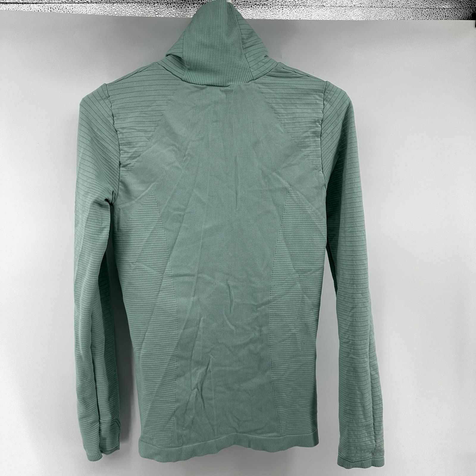 Athleta Athleta Flurry Blizzard Seamless Turtleneck Ribbed Green S Size S / US 4 / IT 40 - 7 Thumbnail